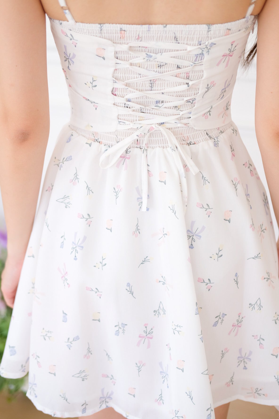Clara Self Tie Back Skater Dress (Floral White)