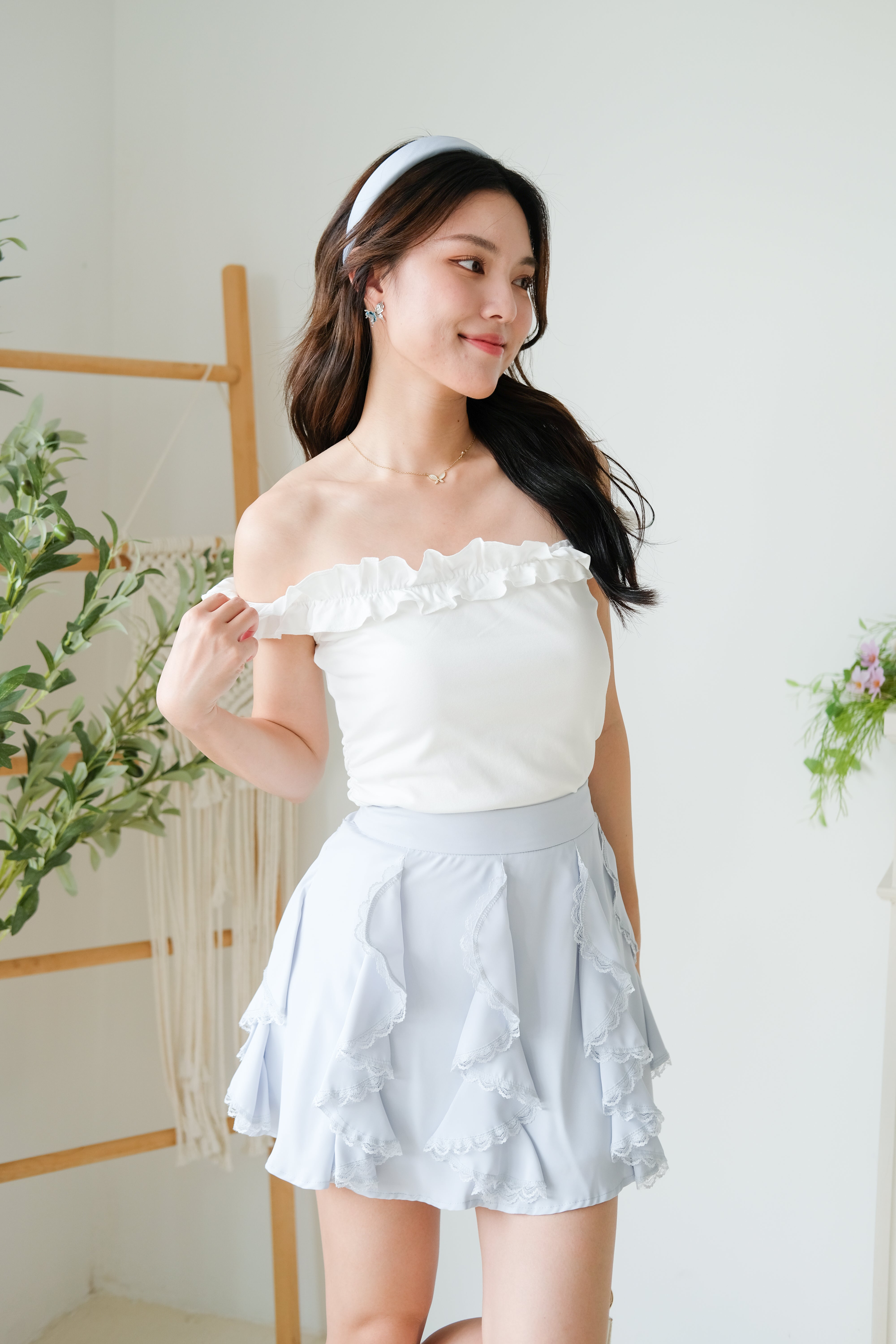 Layla Ruffle Off Shoulder (White)