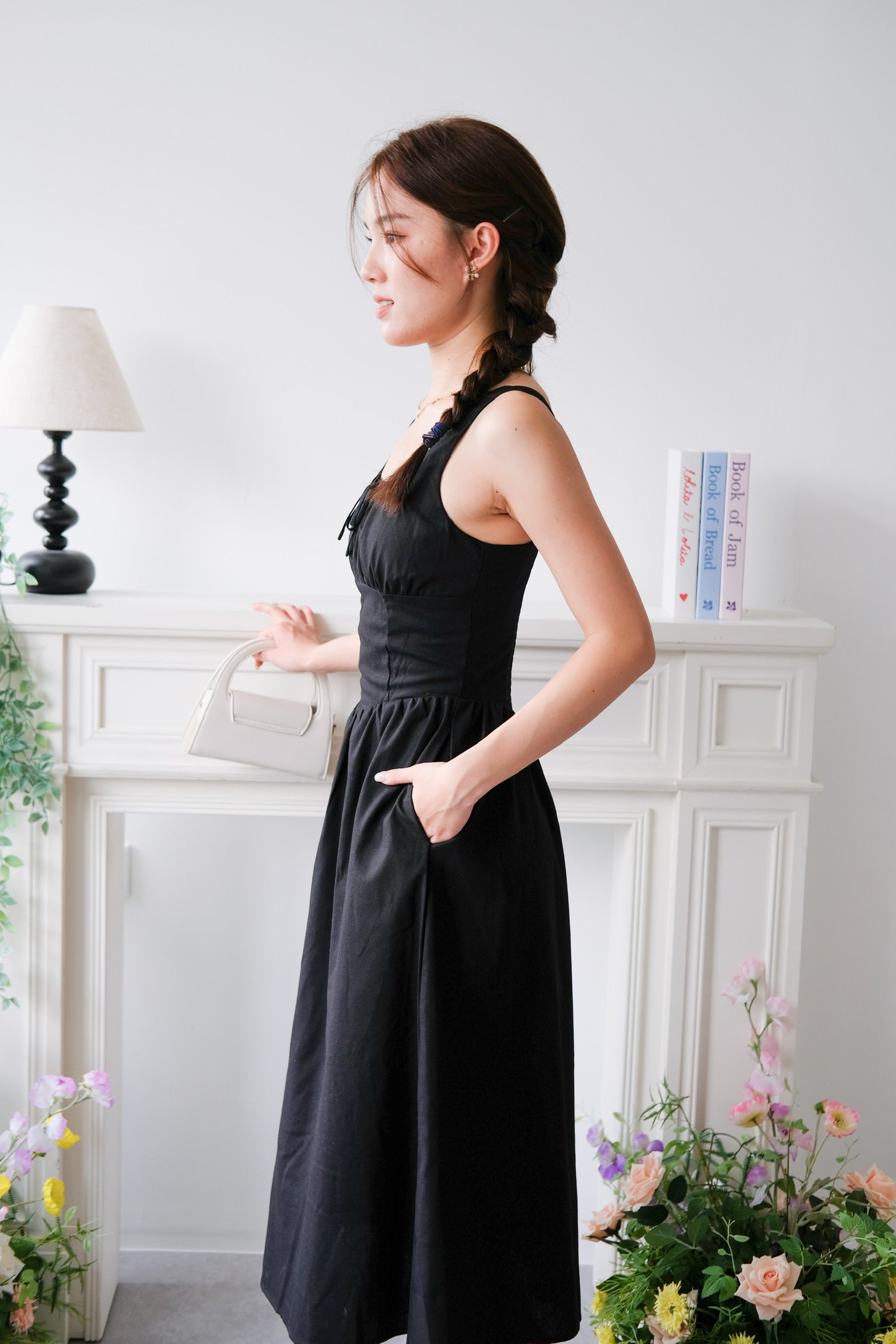 Carmie Thick Waist Midi Dress (Black)