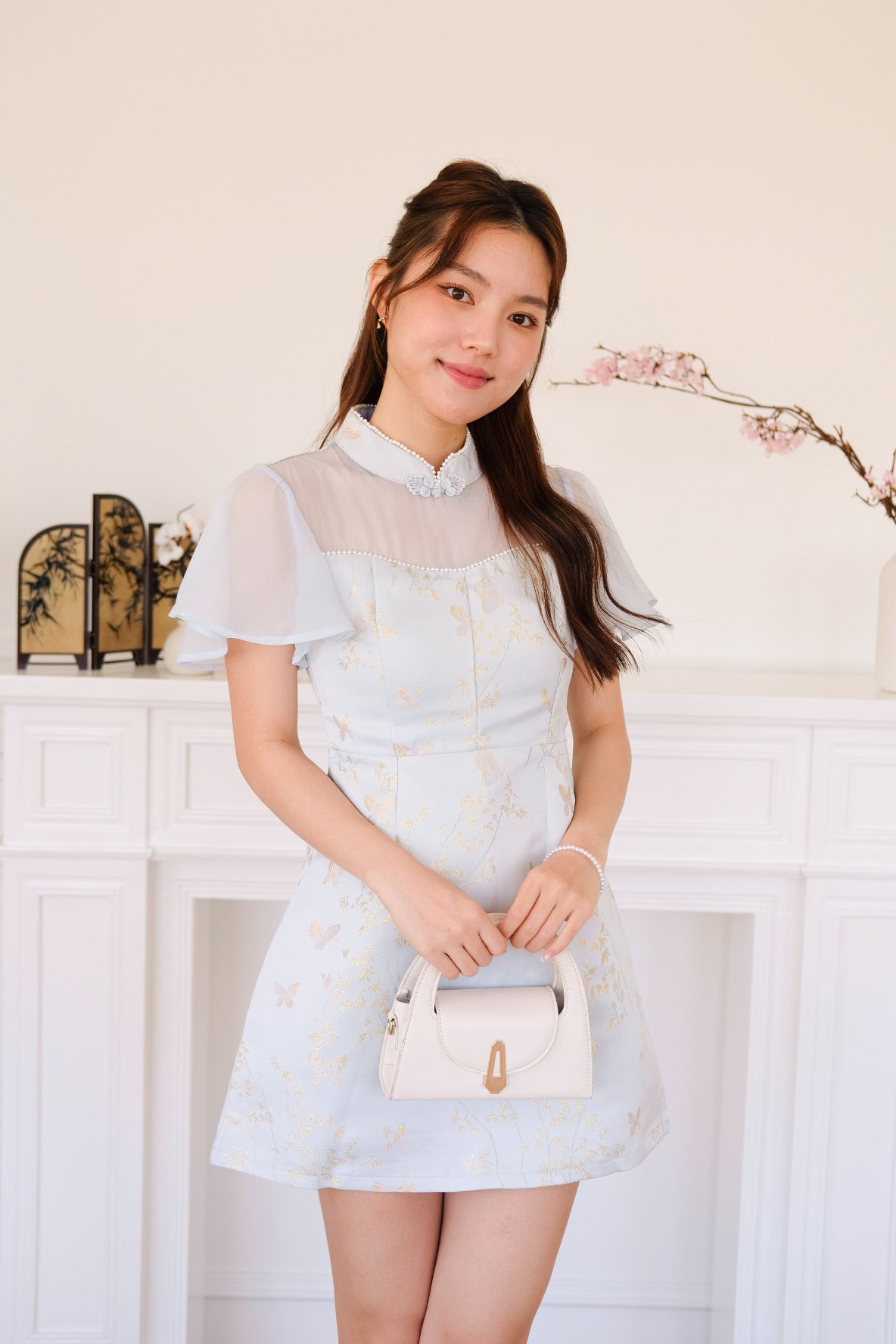 蝶梦 Butterfly Flutter Pearl Cheongsam Dress (Light Blue)