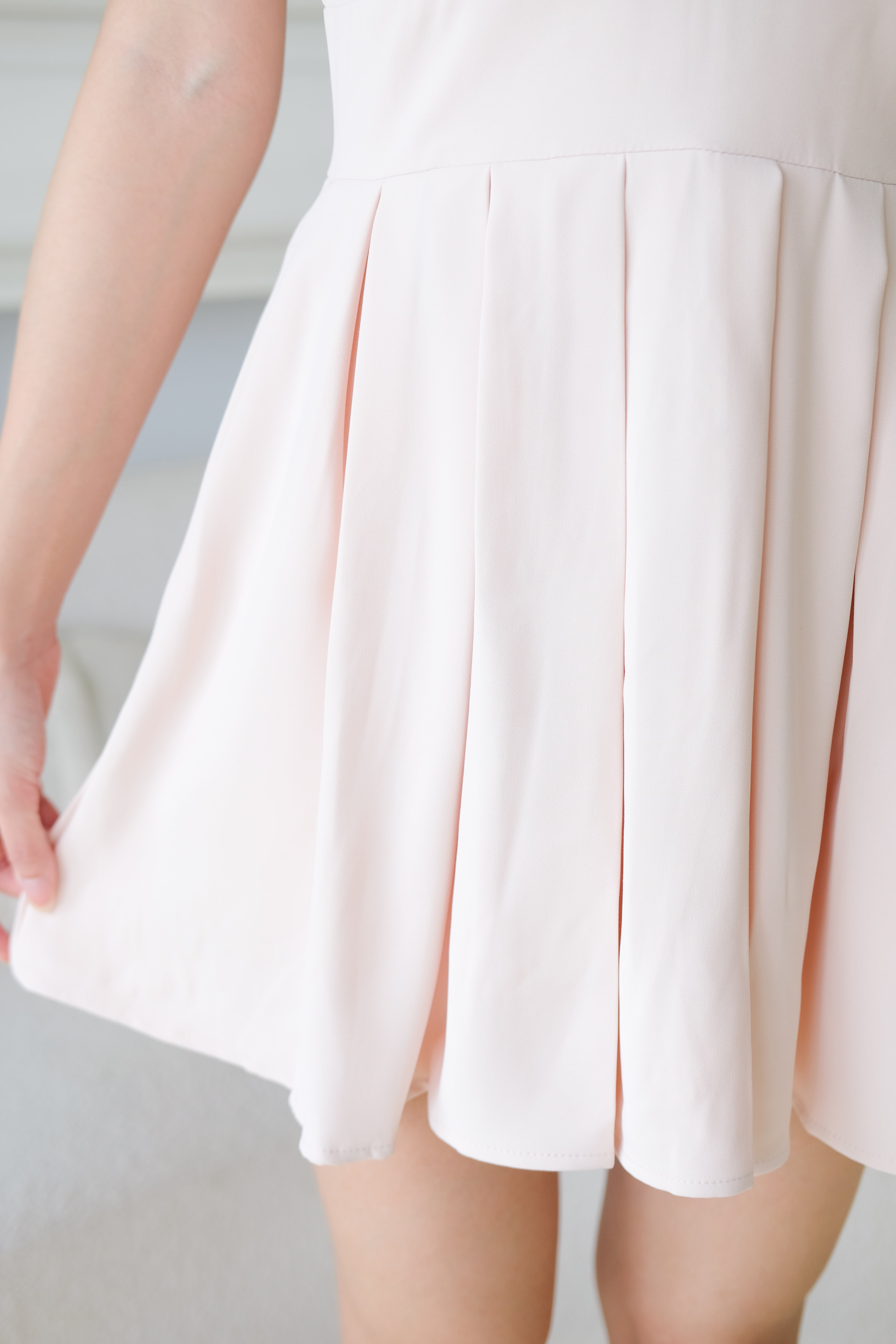Moon Halter Pleat Dress (Baby Pink)