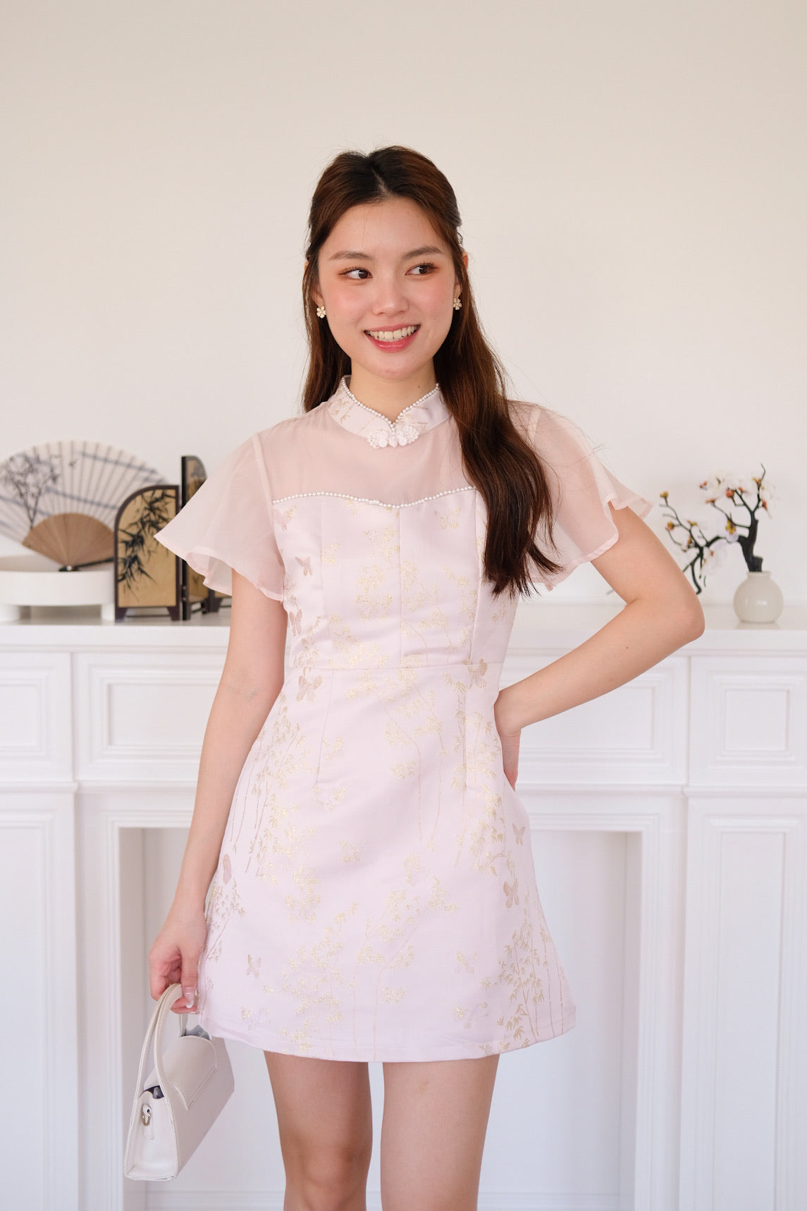 蝶梦 Butterfly Flutter Pearl Cheongsam Dress (Light Pink)