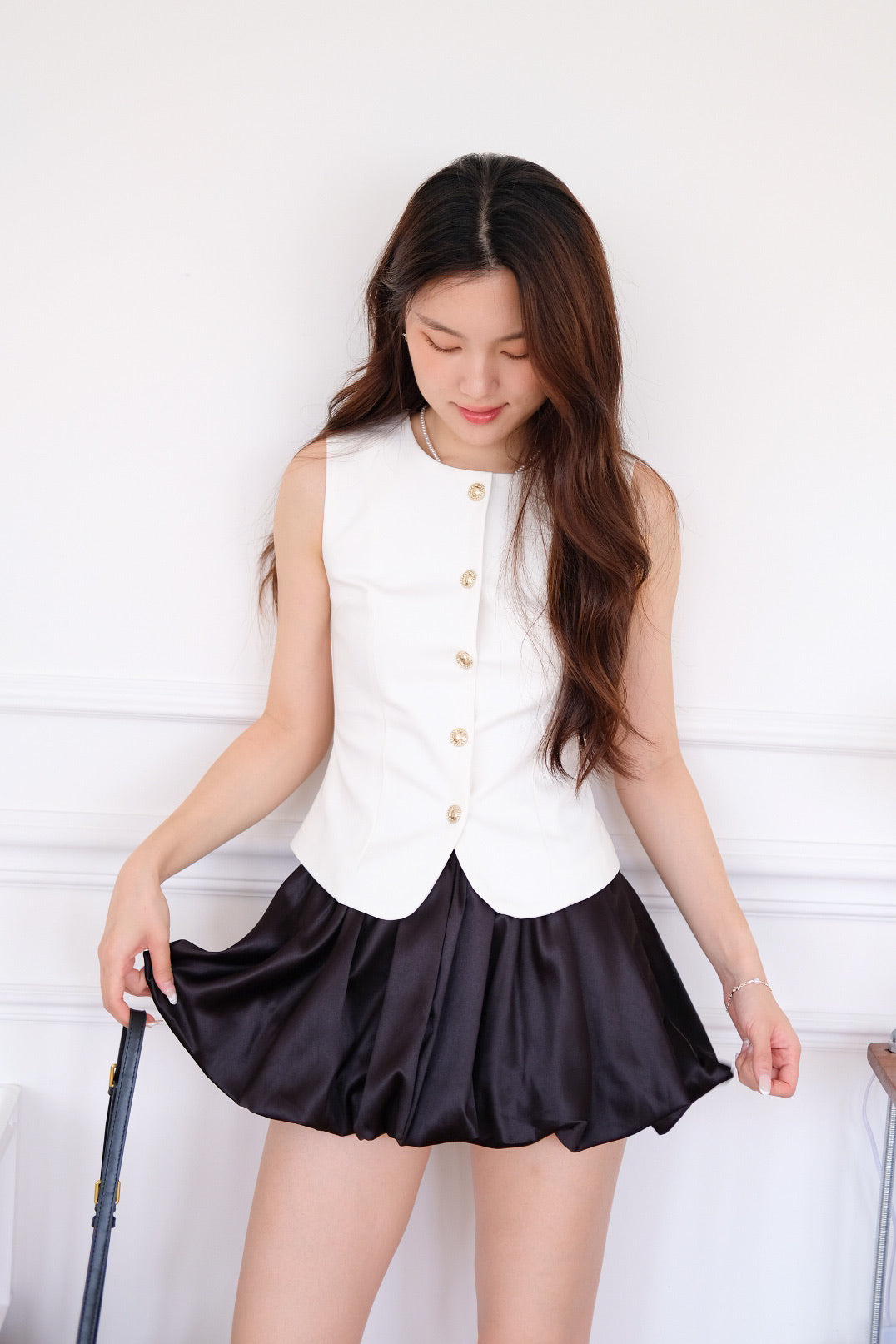 Liora Bubble Satin Skirt (Black)