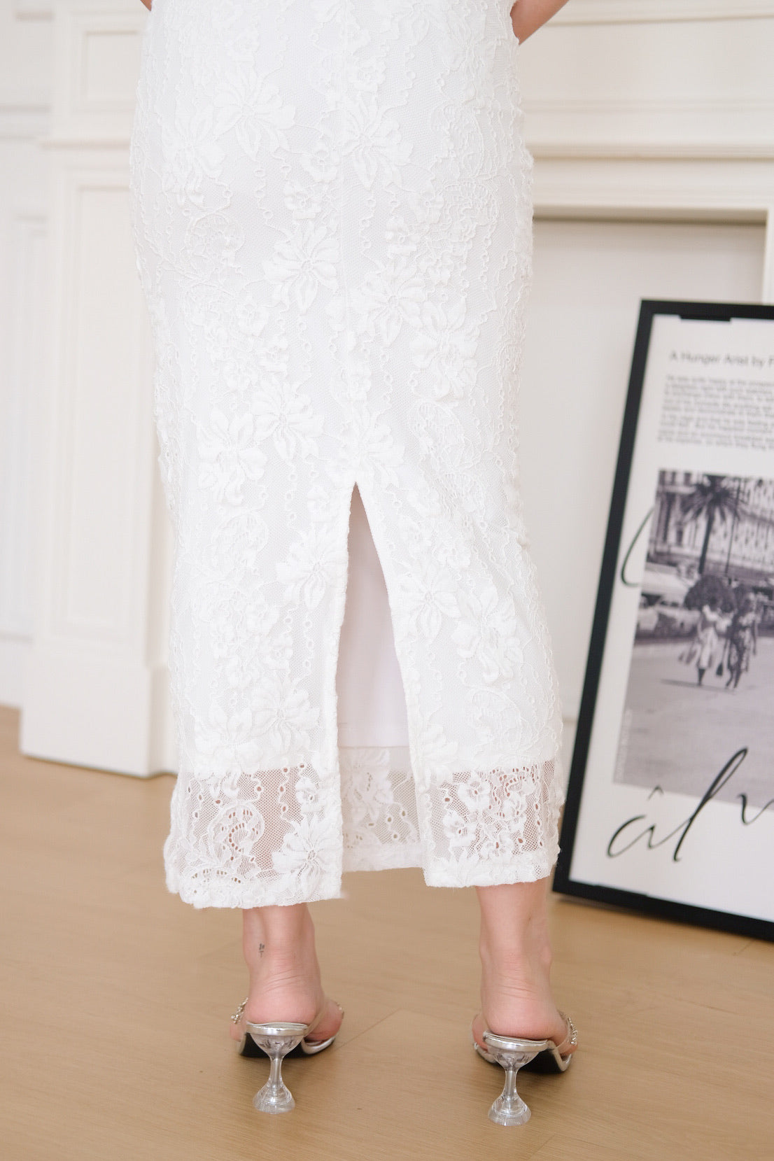 Aralyn Lace Sculpted Bodycon Midi Dress (White)