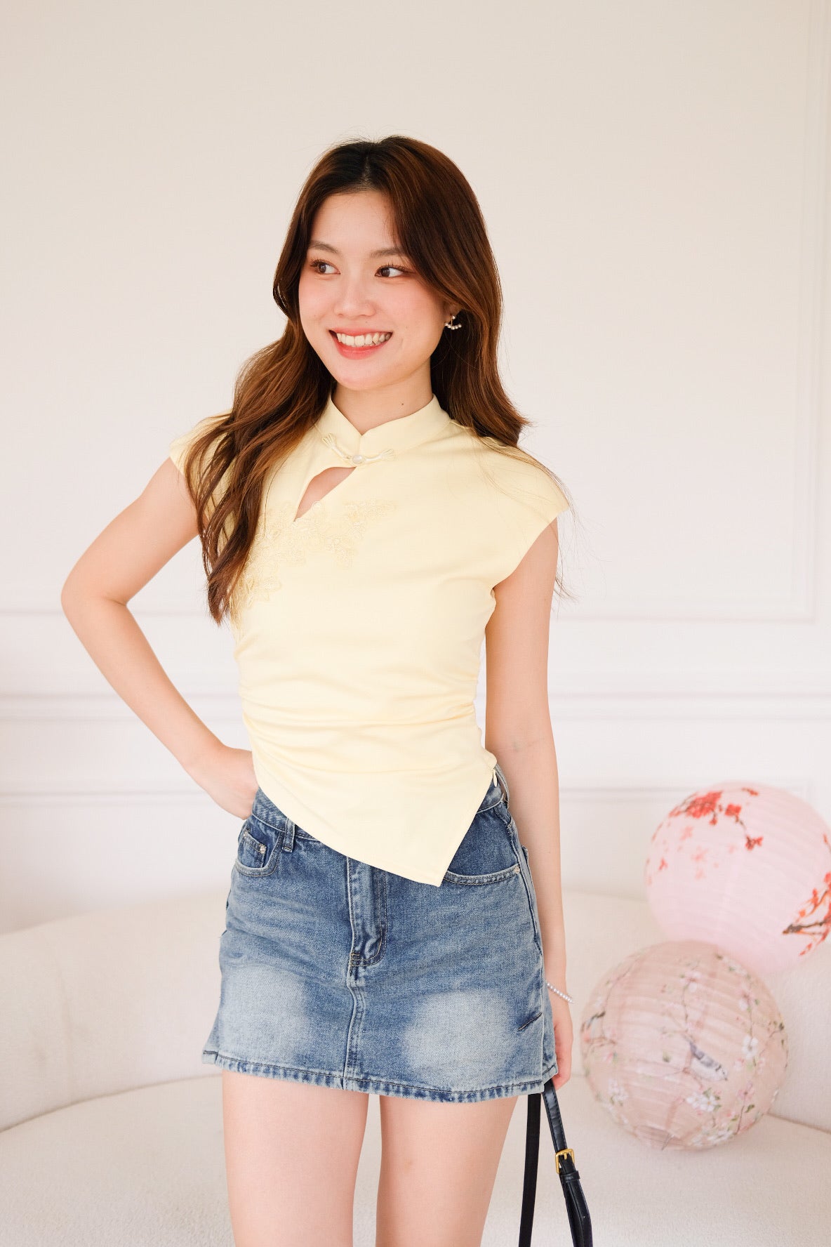 安逸 An Yi Basic Ruched Crop Top (Light Yellow)