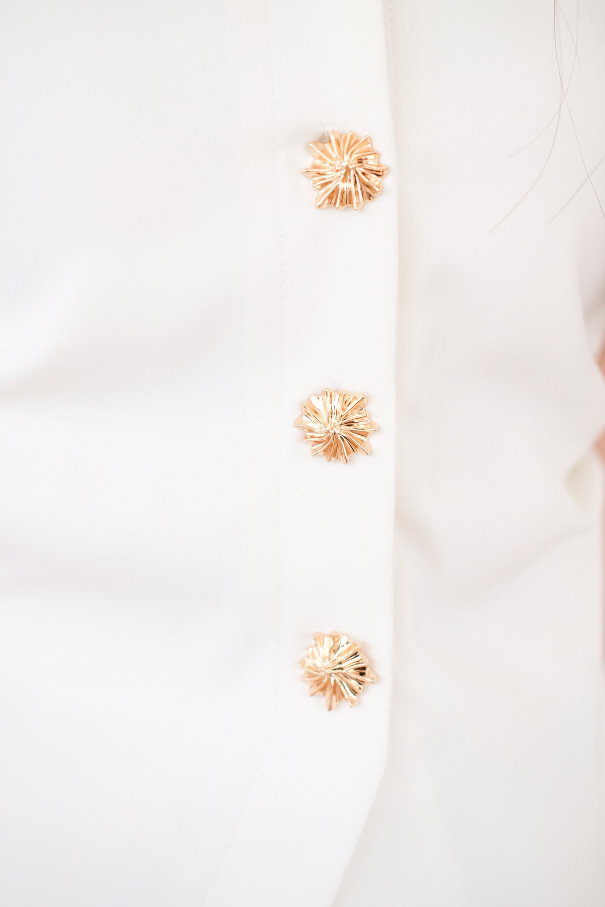 Jarelle Metallic Button Set (White)