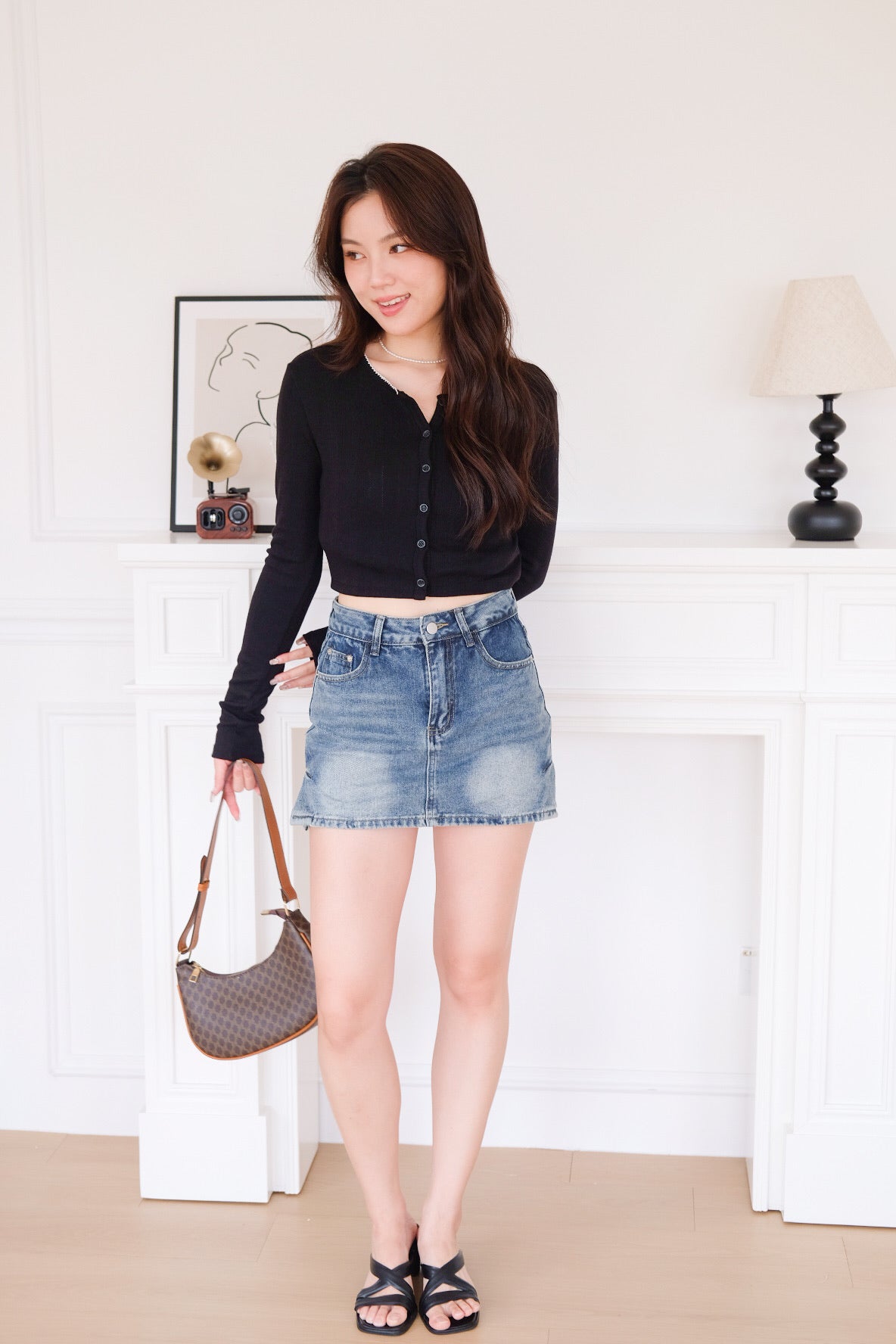 Danielle Cropped Cardigan (Black)