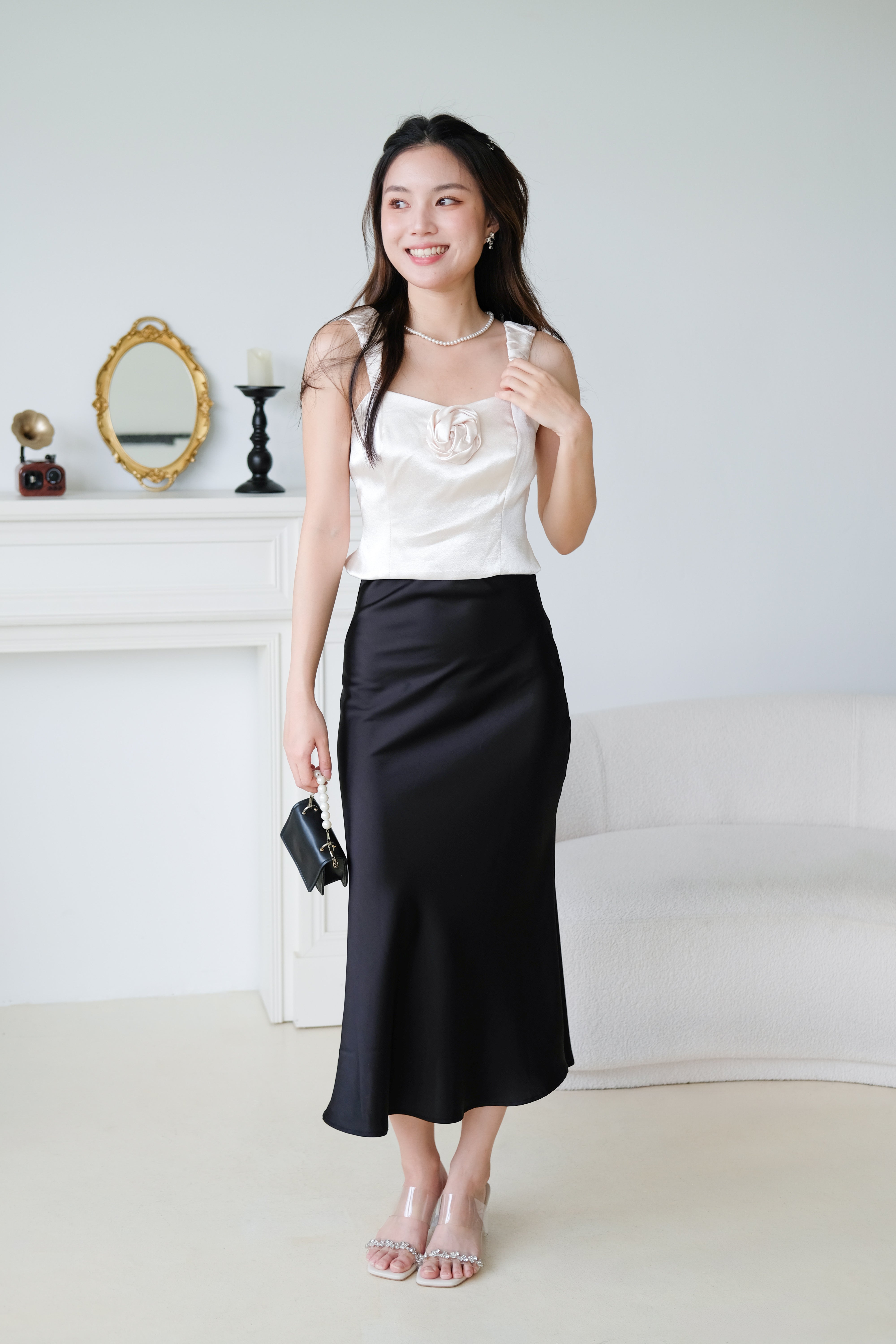 Amaris Satin Bubble Ruched Strap Crop Top (Champagne)