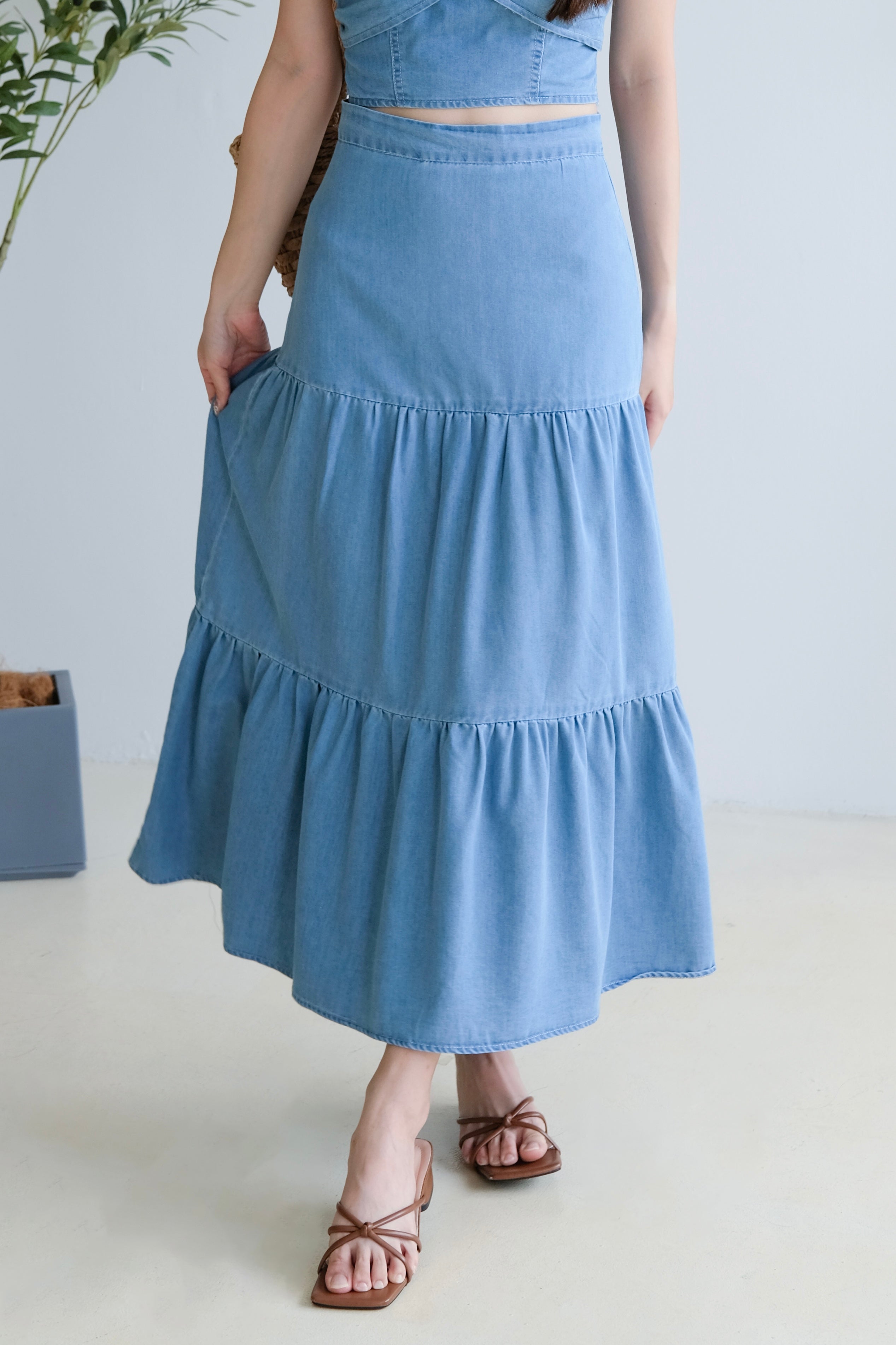 Sharon Tiered Denim Maxi Skirt (Light Blue)