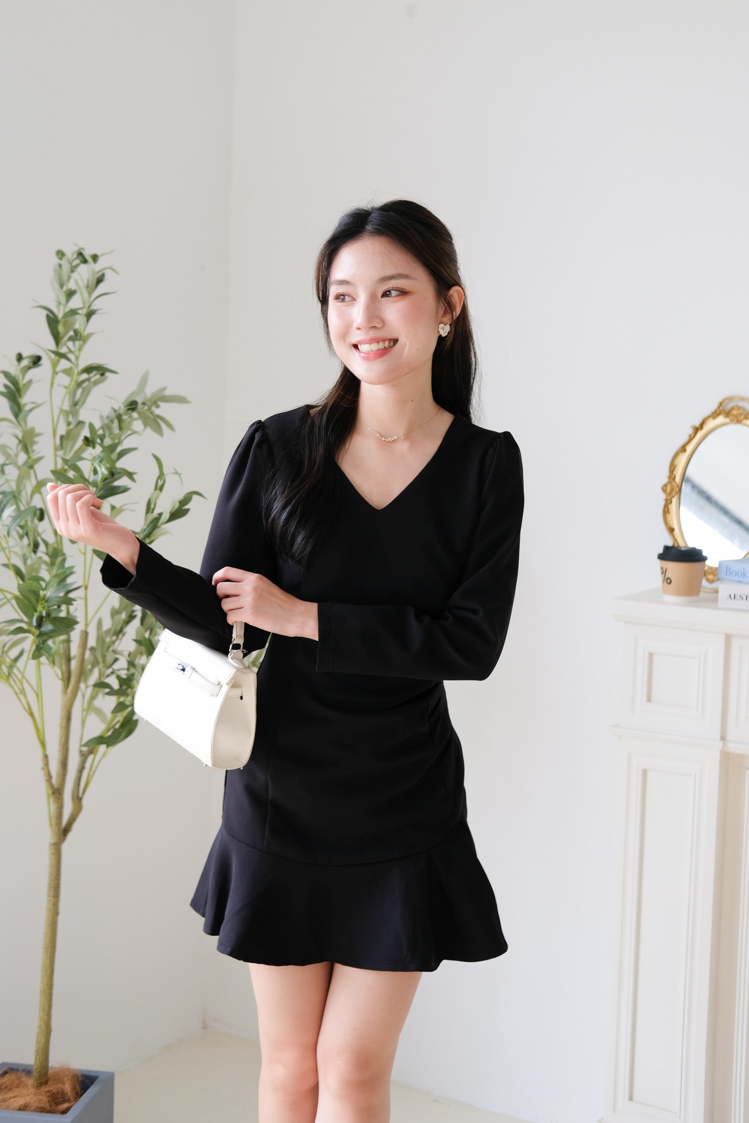 Phoebe Sleeves Ruffle Dress (Black)