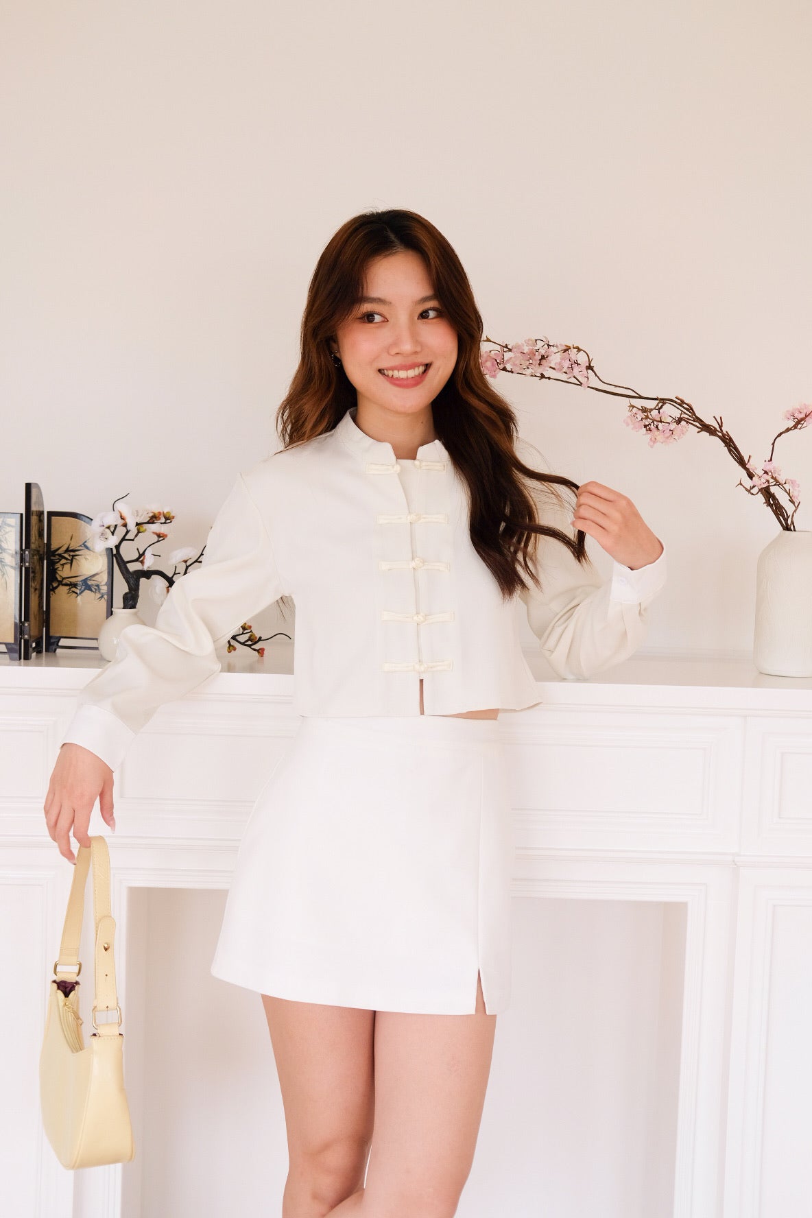 和妍 Yan Long Sleeves Crop Top (Ivory Cream)