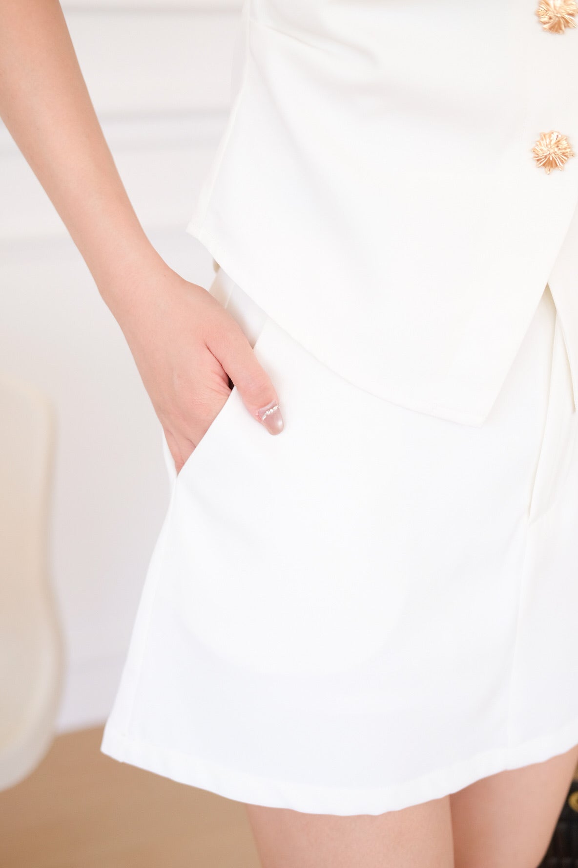 Jarelle Metallic Button Set (White)