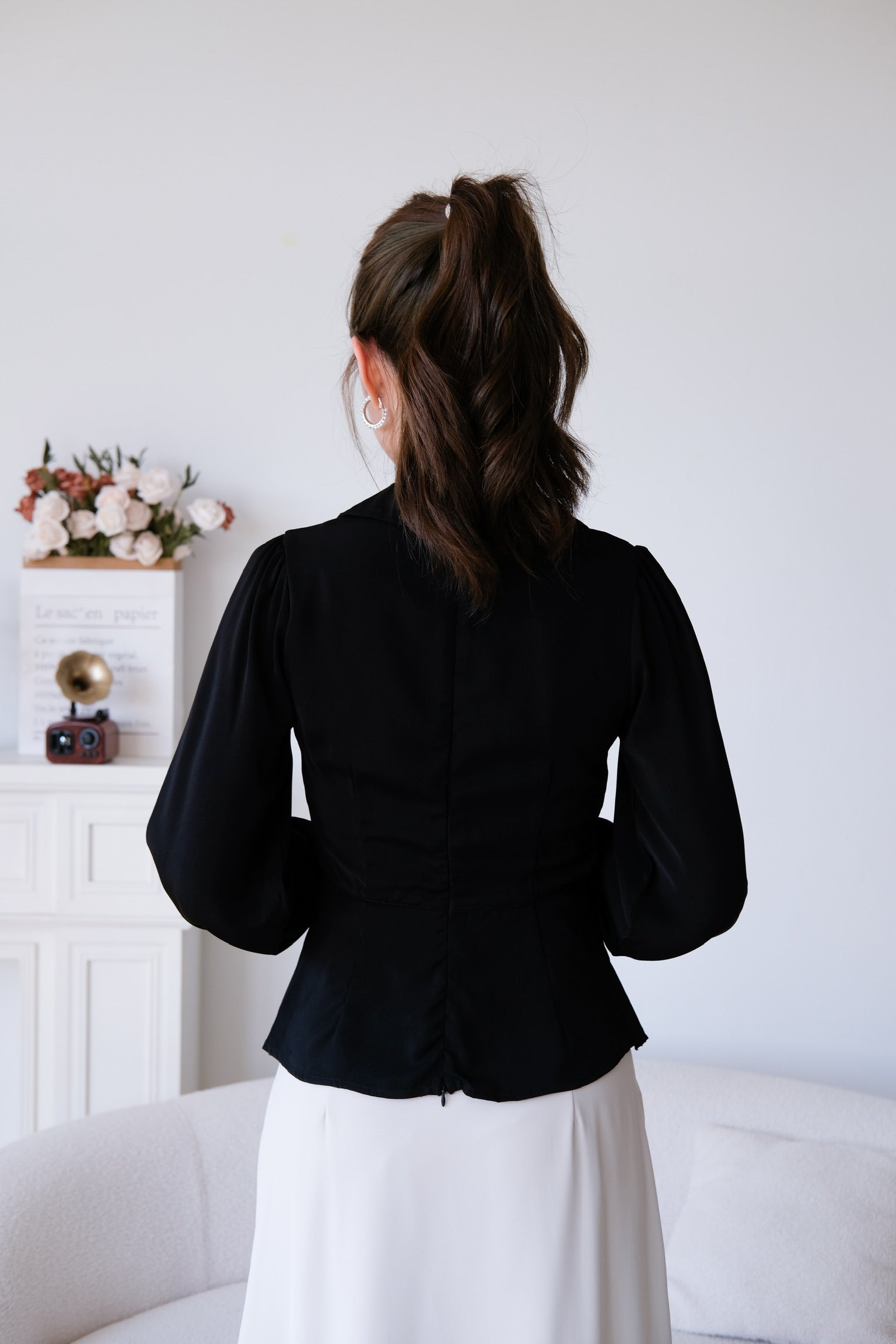 Gillian Button Long Sleeves Top (Black)