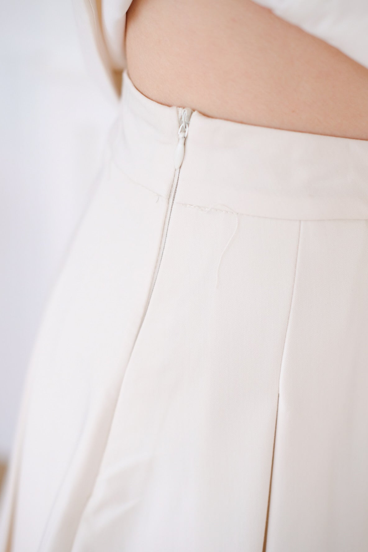 Fyonn Bow Minimalist Set (Cream)