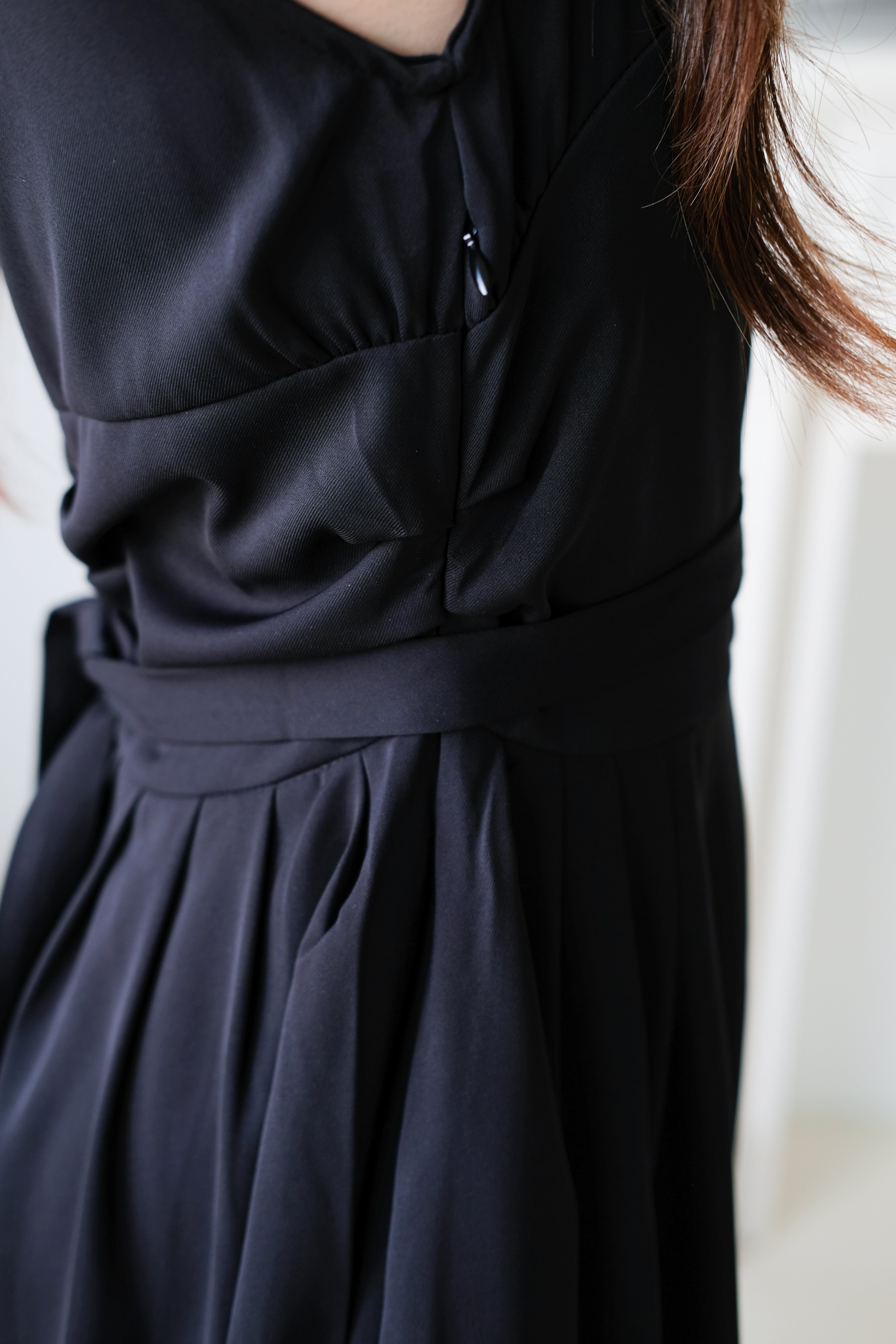 Camille Cinched Waist Collared Maxi Dress (Black)