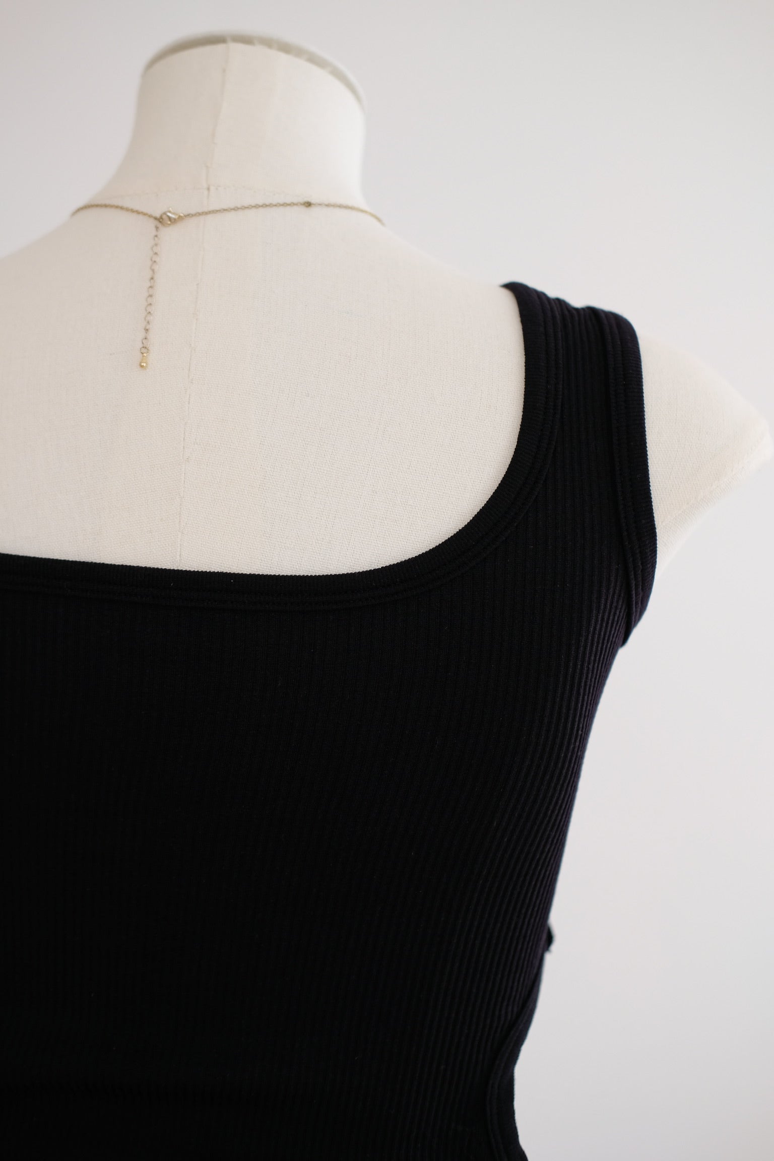 One-Shoulder Padded Cutout Knit Top (Black)