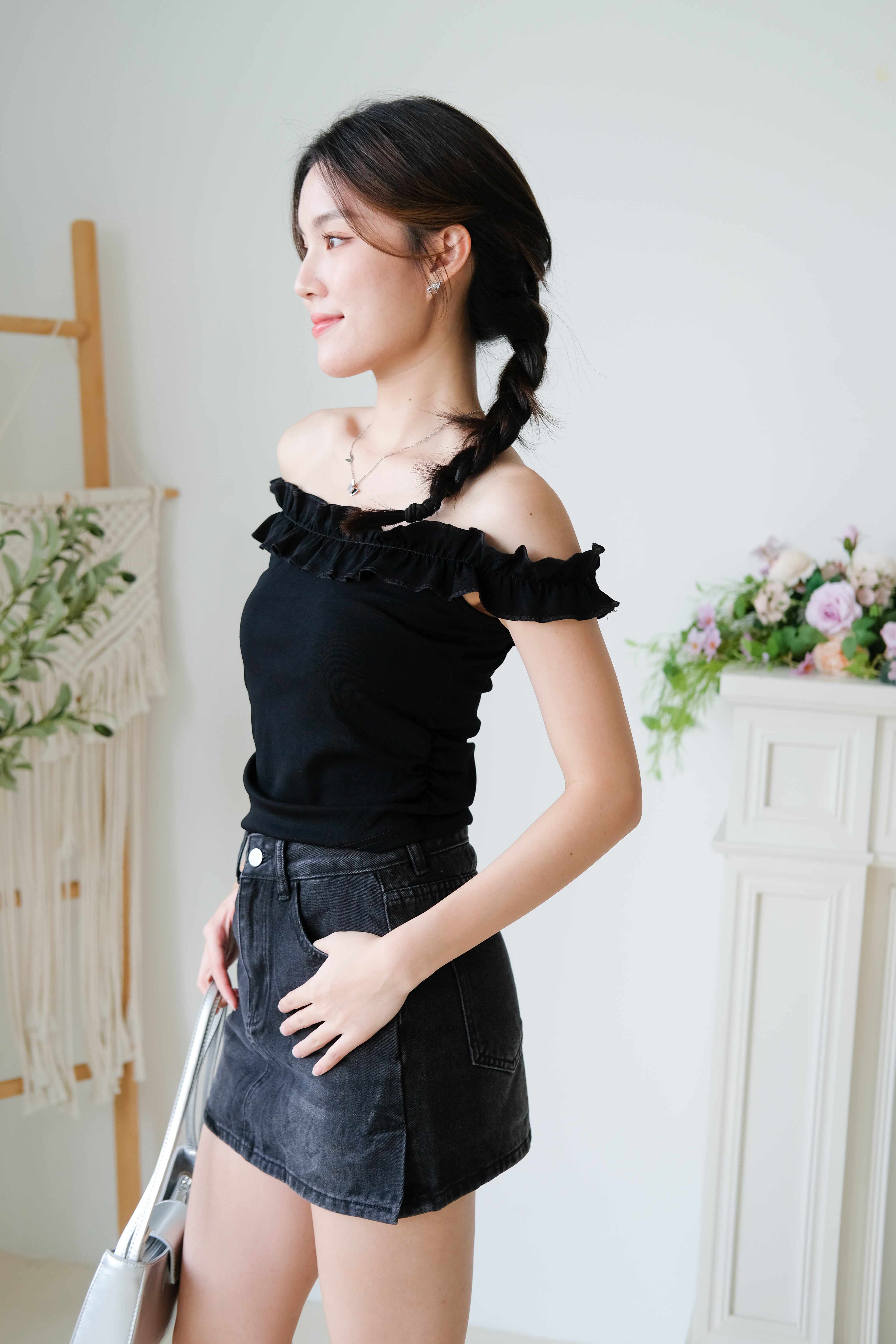 Layla Ruffle Off Shoulder (Black)