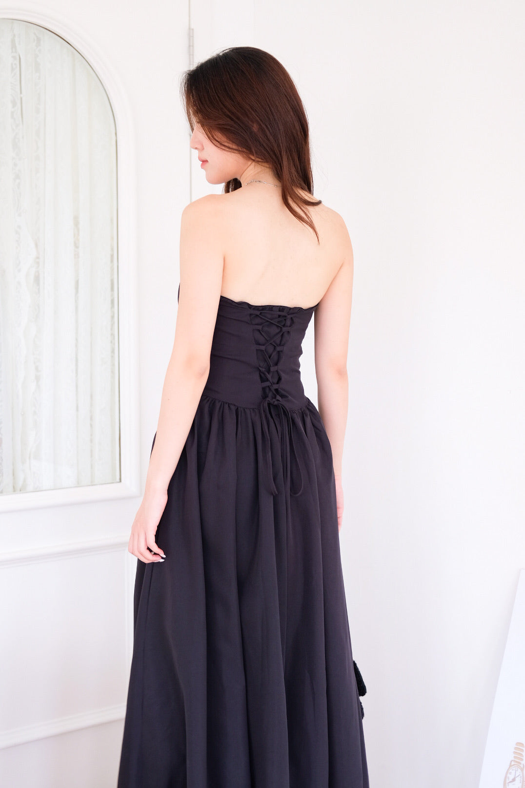 Vianna Asymmetrical Slit Bubble Maxi Dress (Black)