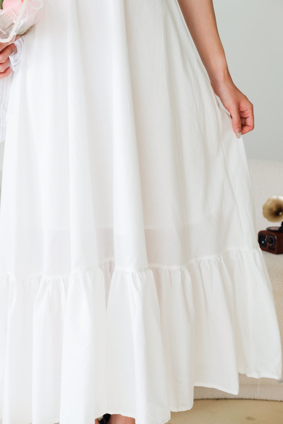 Delanie Sweetheart Ruffle Maxi Dress (White)