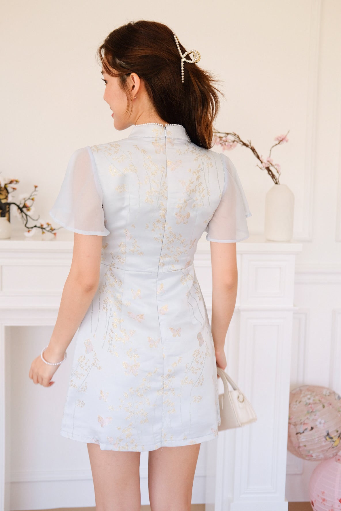 蝶梦 Butterfly Flutter Pearl Cheongsam Dress (Light Blue)