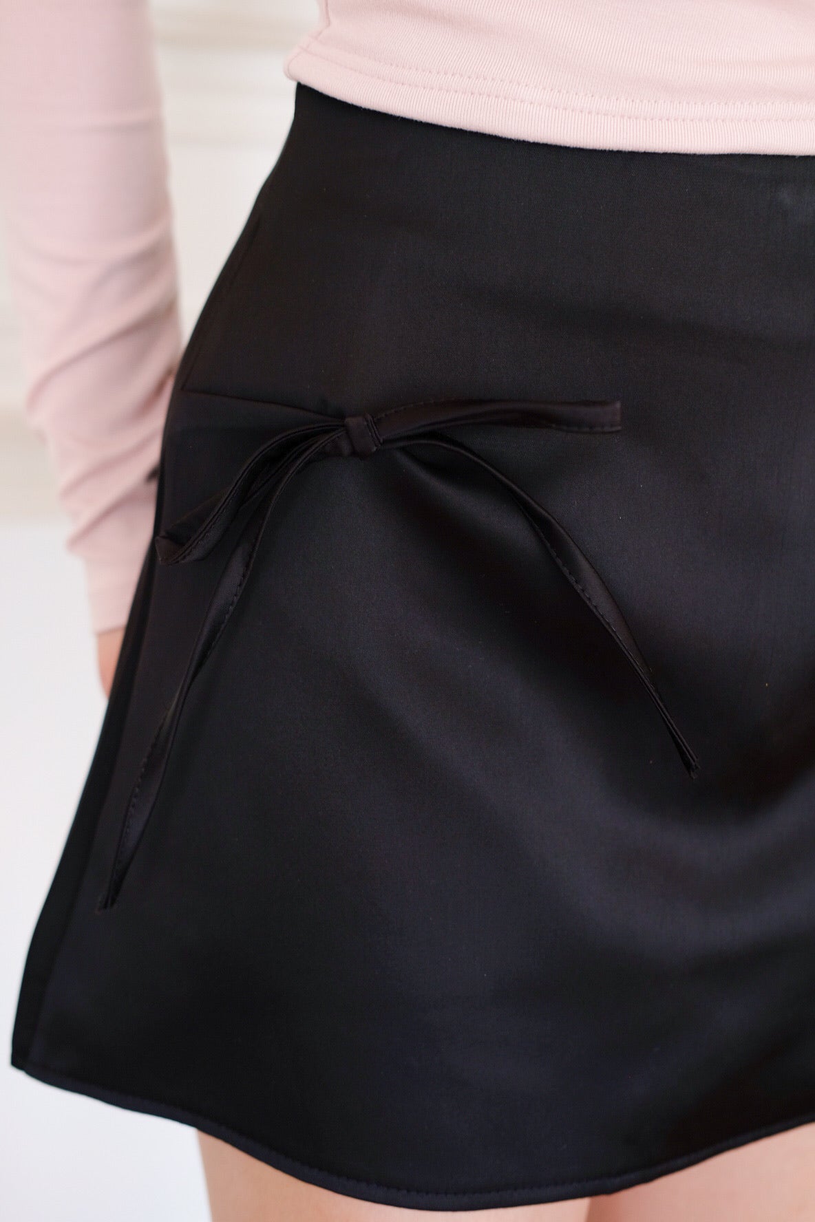 Darcey Ribbon Satin Skorts (Black)