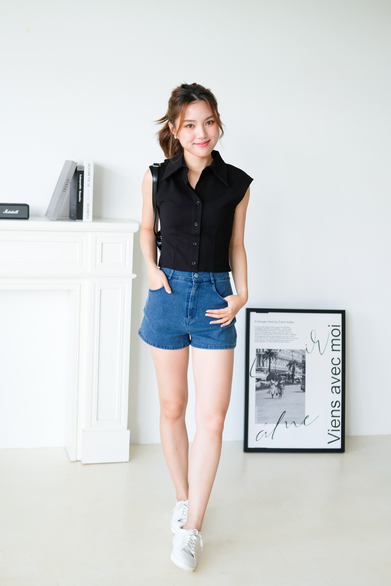 Esme Collared Cropped Top (Black)