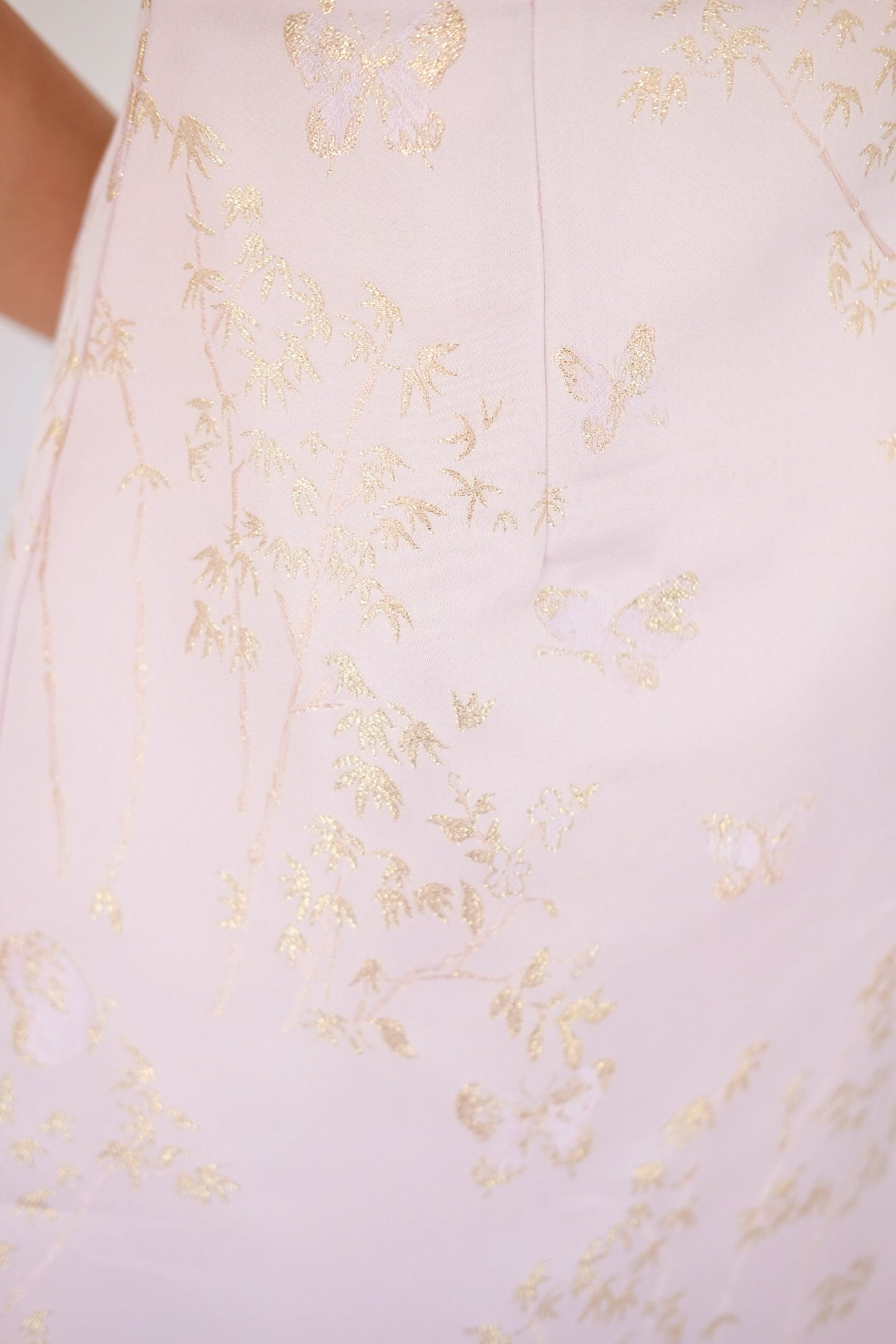 蝶梦 Butterfly Flutter Pearl Cheongsam Dress (Light Pink)