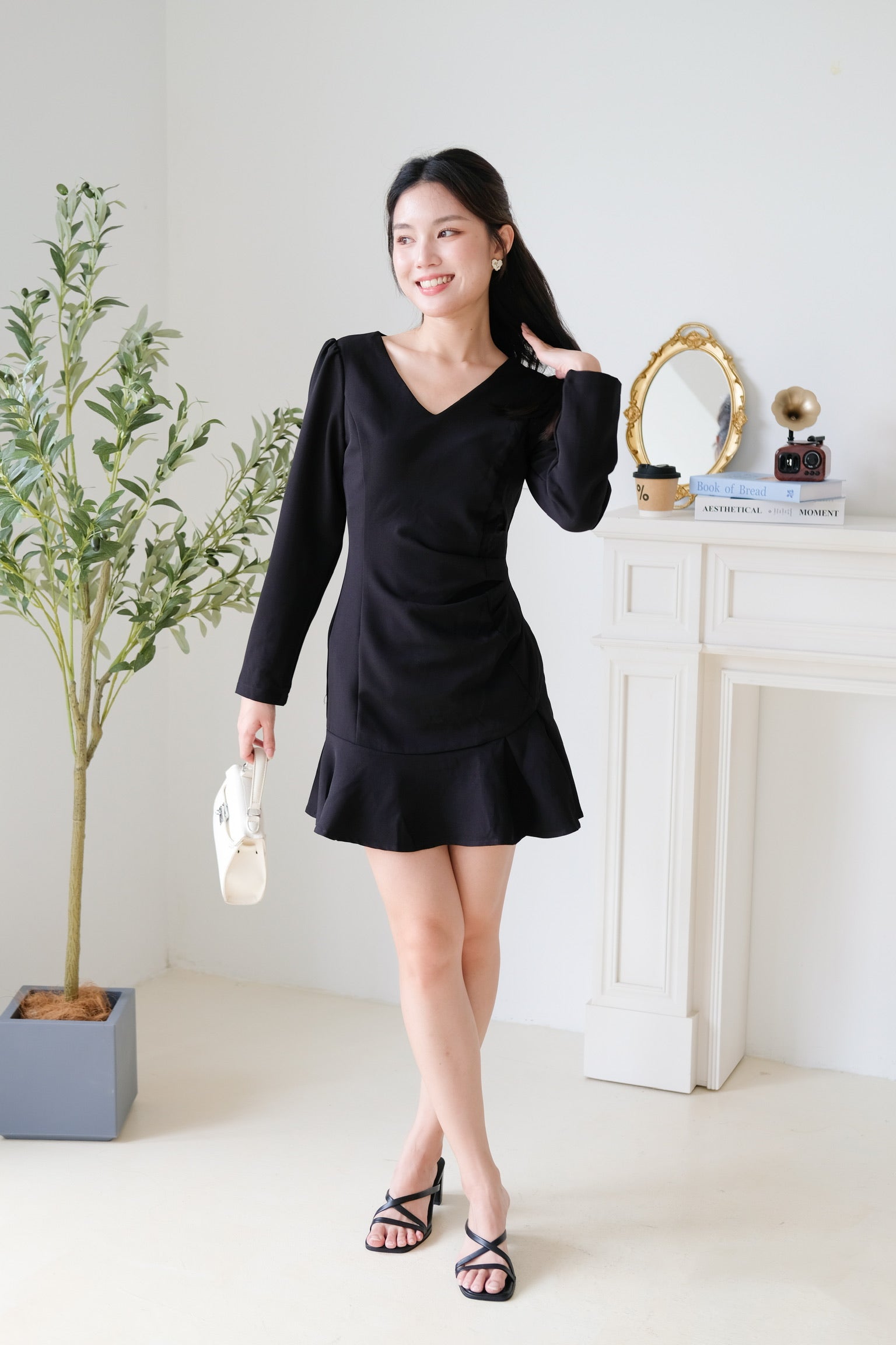 Phoebe Sleeves Ruffle Dress (Black)