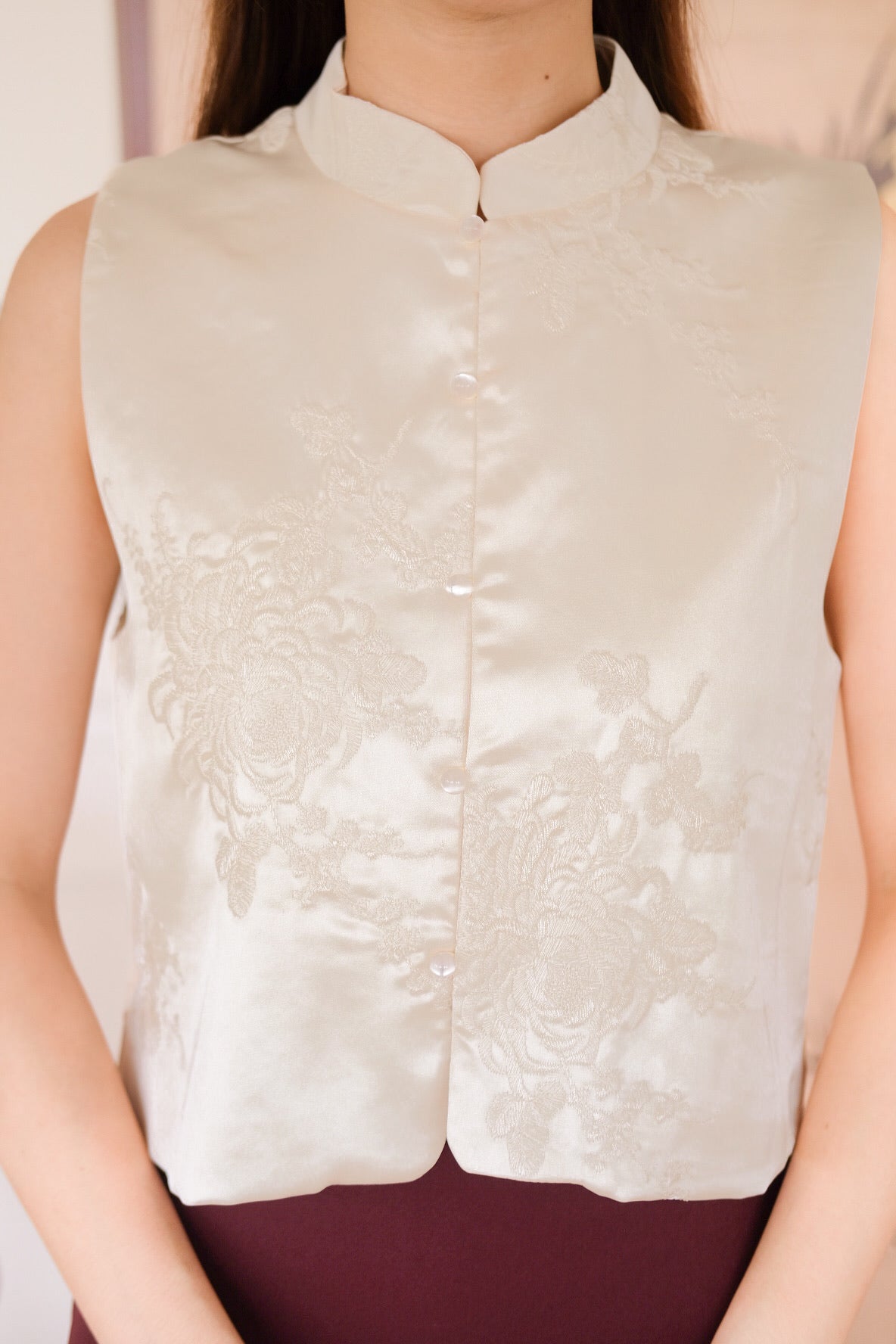 宋 Song Satin Cheongsam Vest Top (Light Beige)