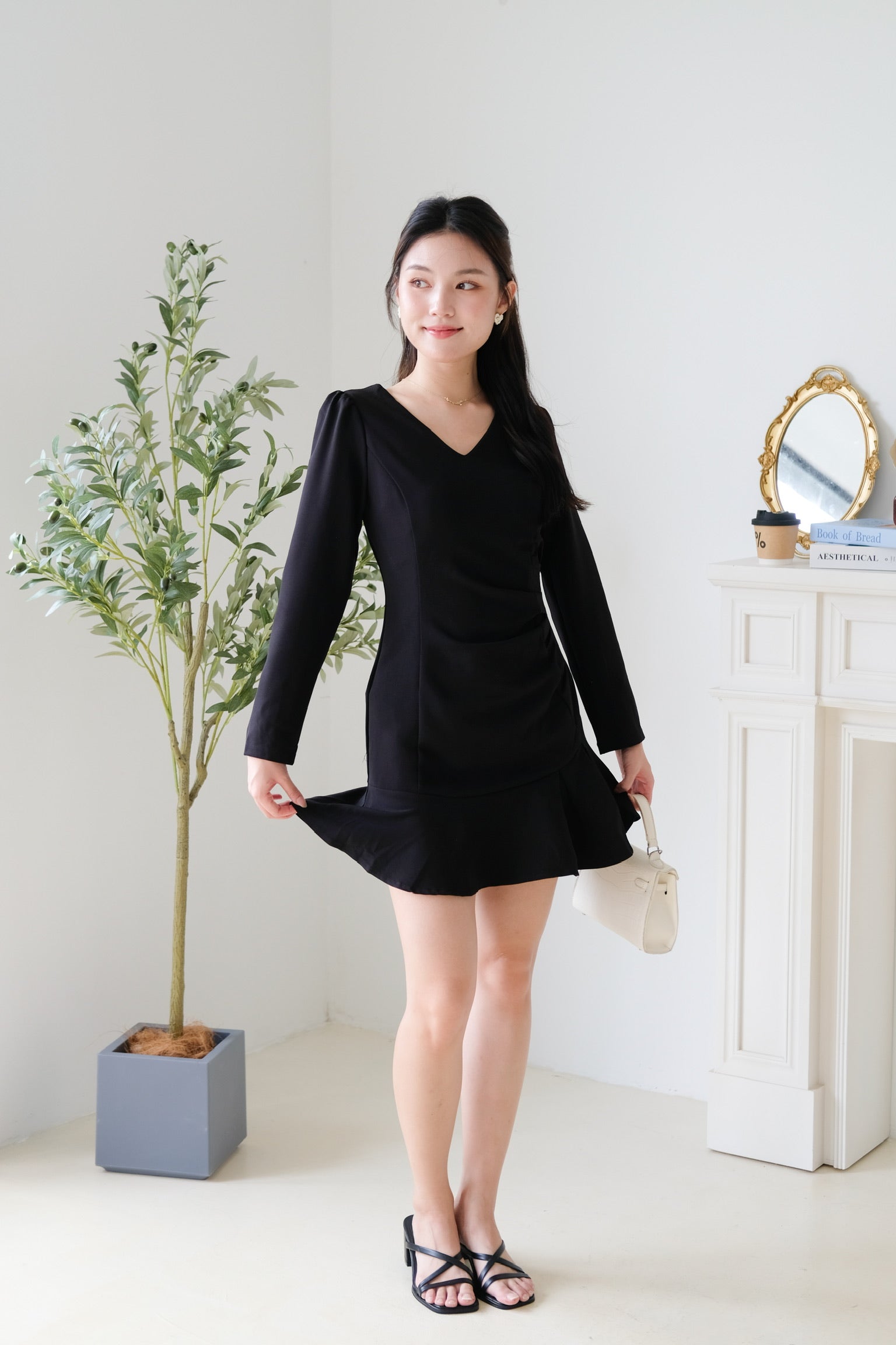 Phoebe Sleeves Ruffle Dress (Black)