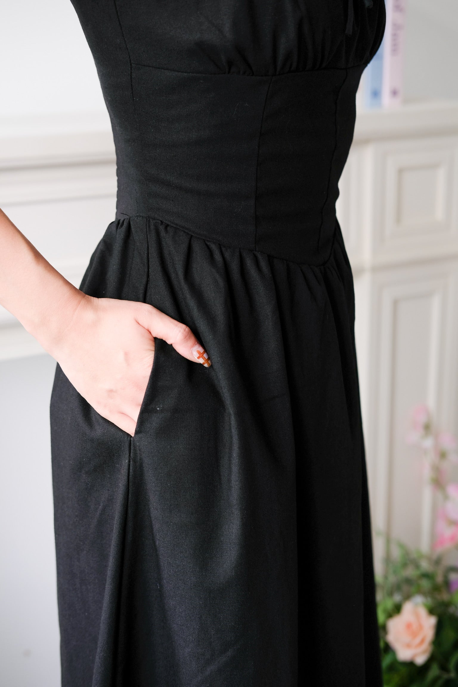 Carmie Thick Waist Midi Dress (Black)