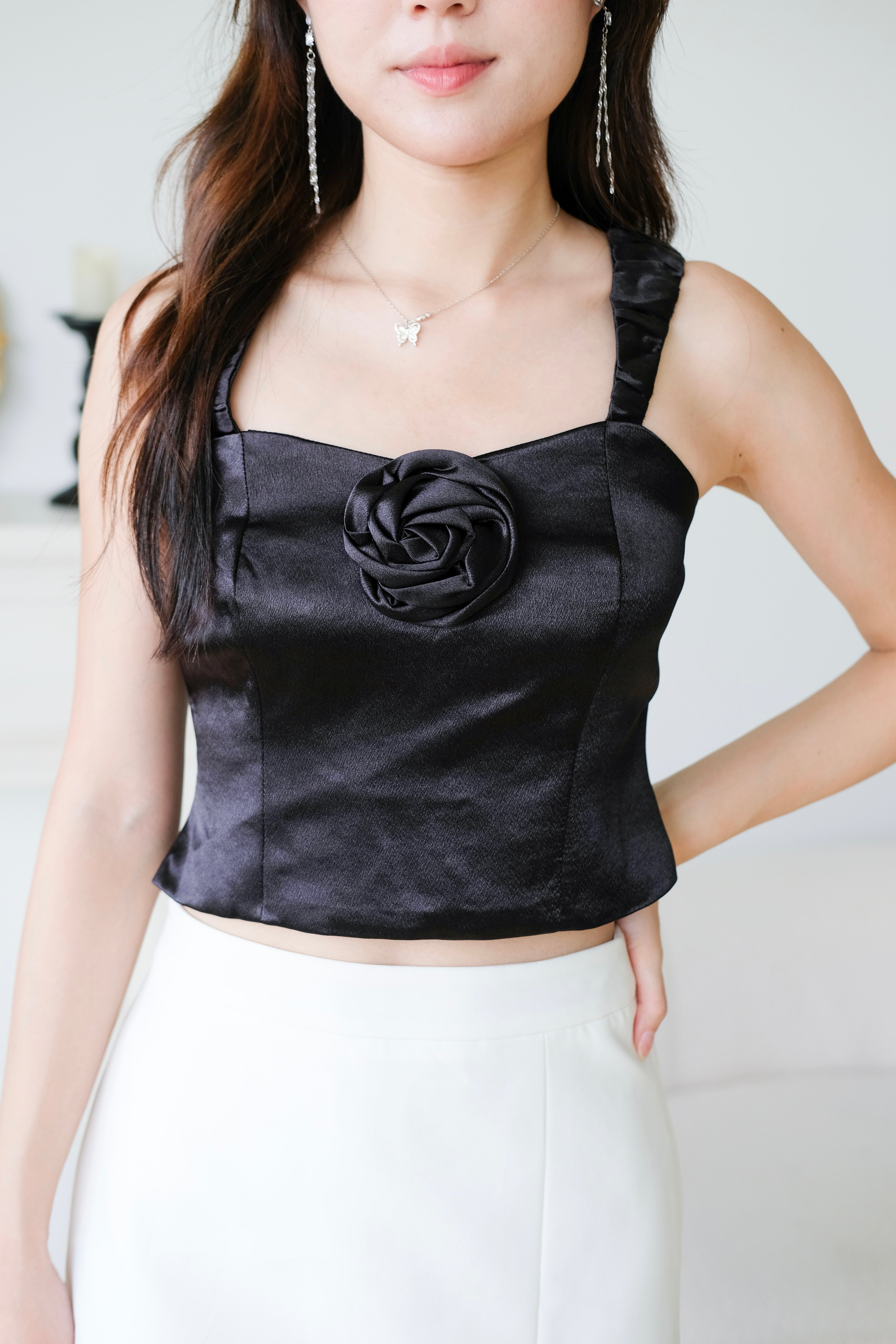 Amaris Satin Bubble Ruched Strap Crop Top (Black)