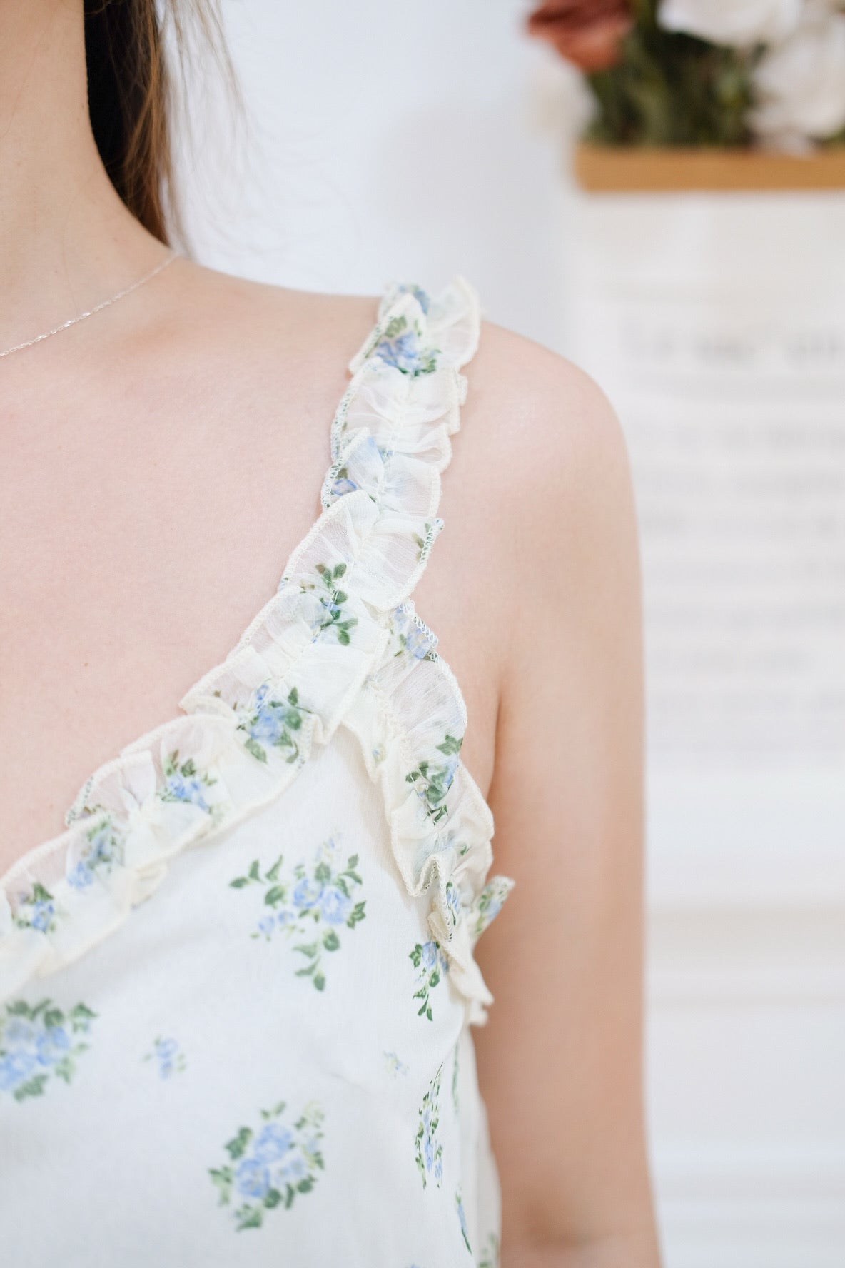 Cream Ruffle Ribbon Cropped Top