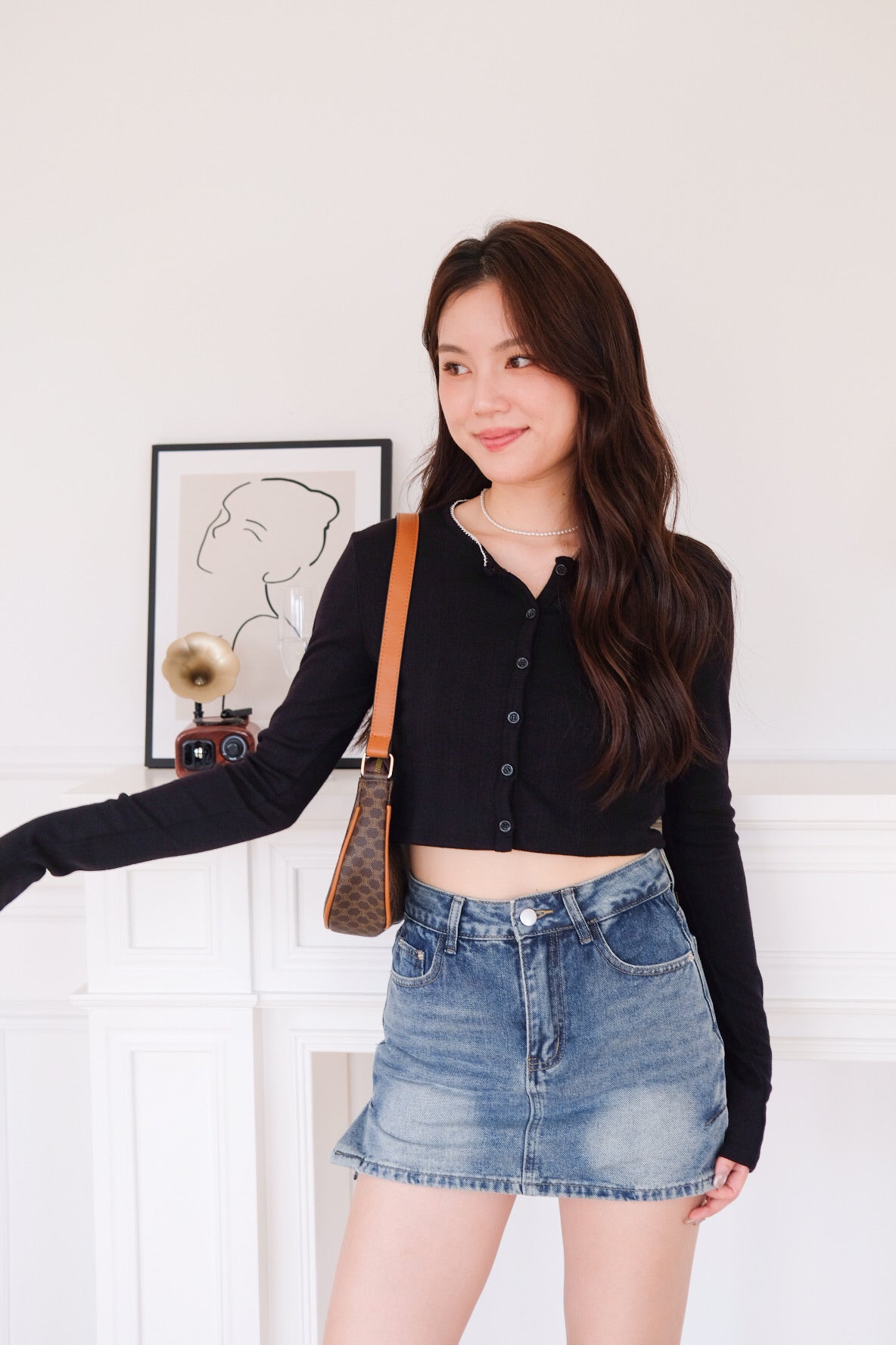 Danielle Cropped Cardigan (Black)