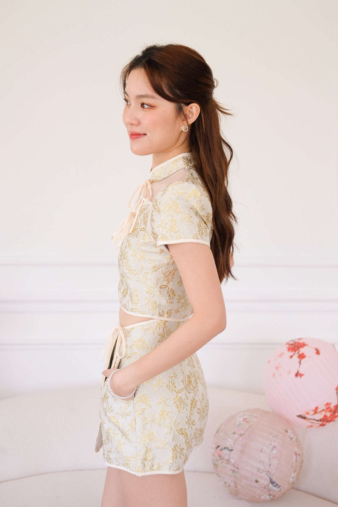 财源滚滚 Fortune Ribbon Floral Cheongsam Set (Gold)