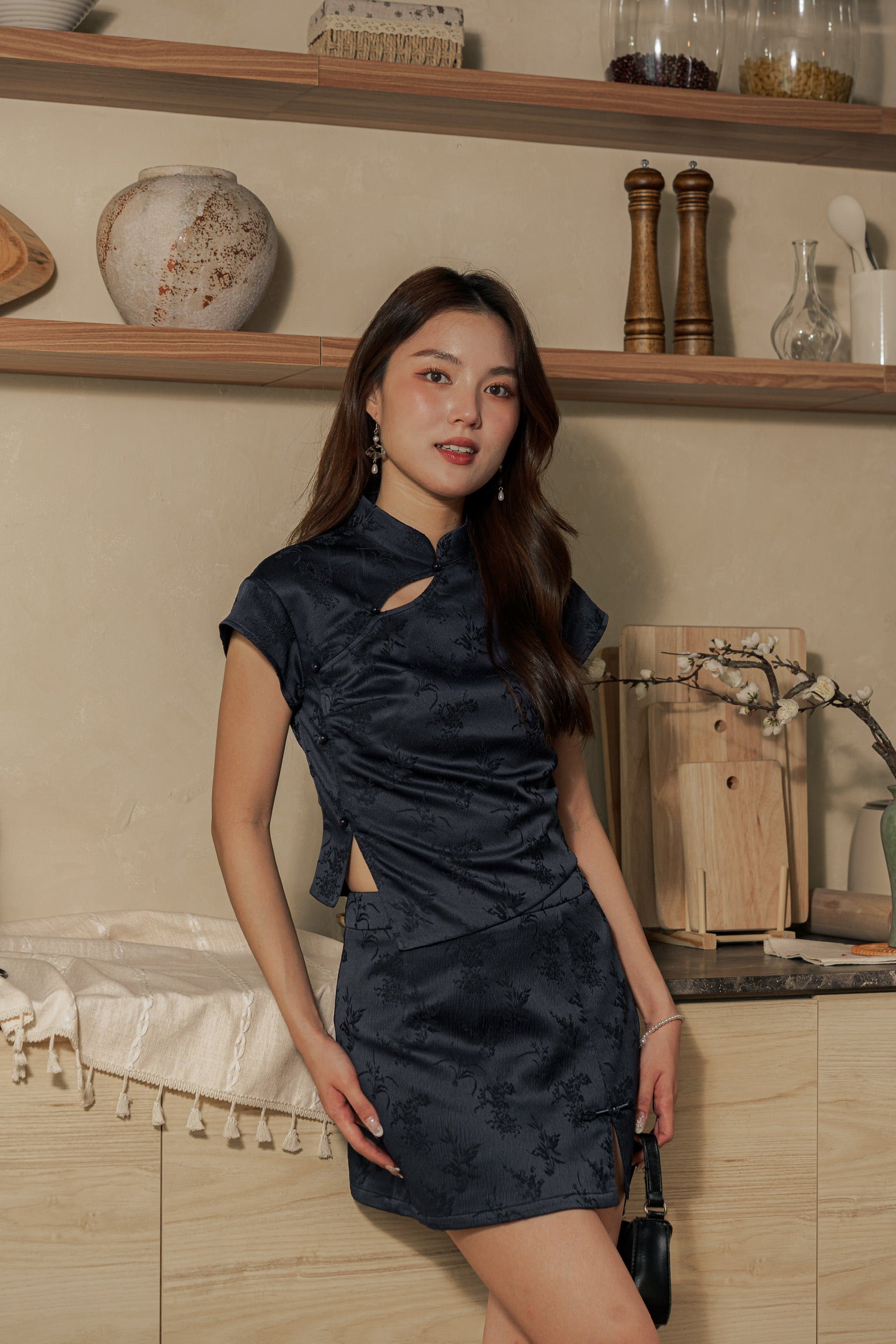 墨雨云间 Moonmist Sleeved Cheongsam Top (Navy Blue)