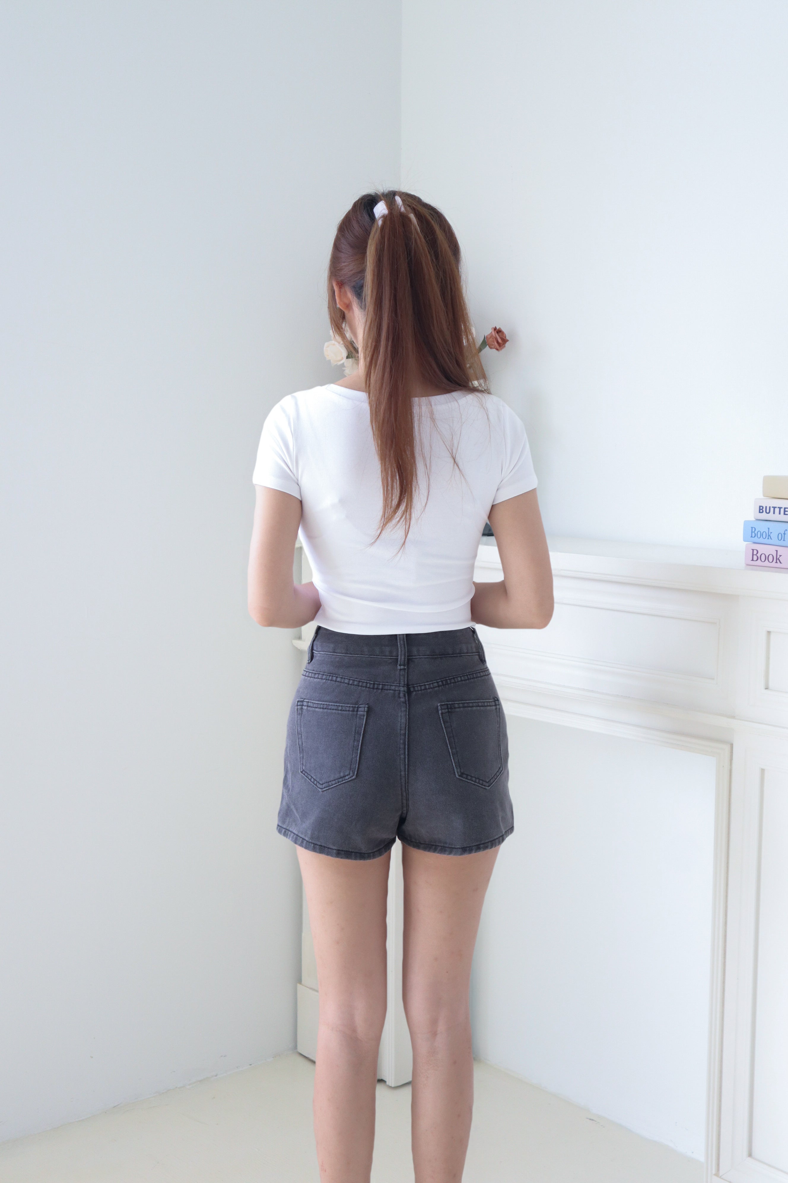 White Slim Fit U-Neck Short Sleeve T-shirt