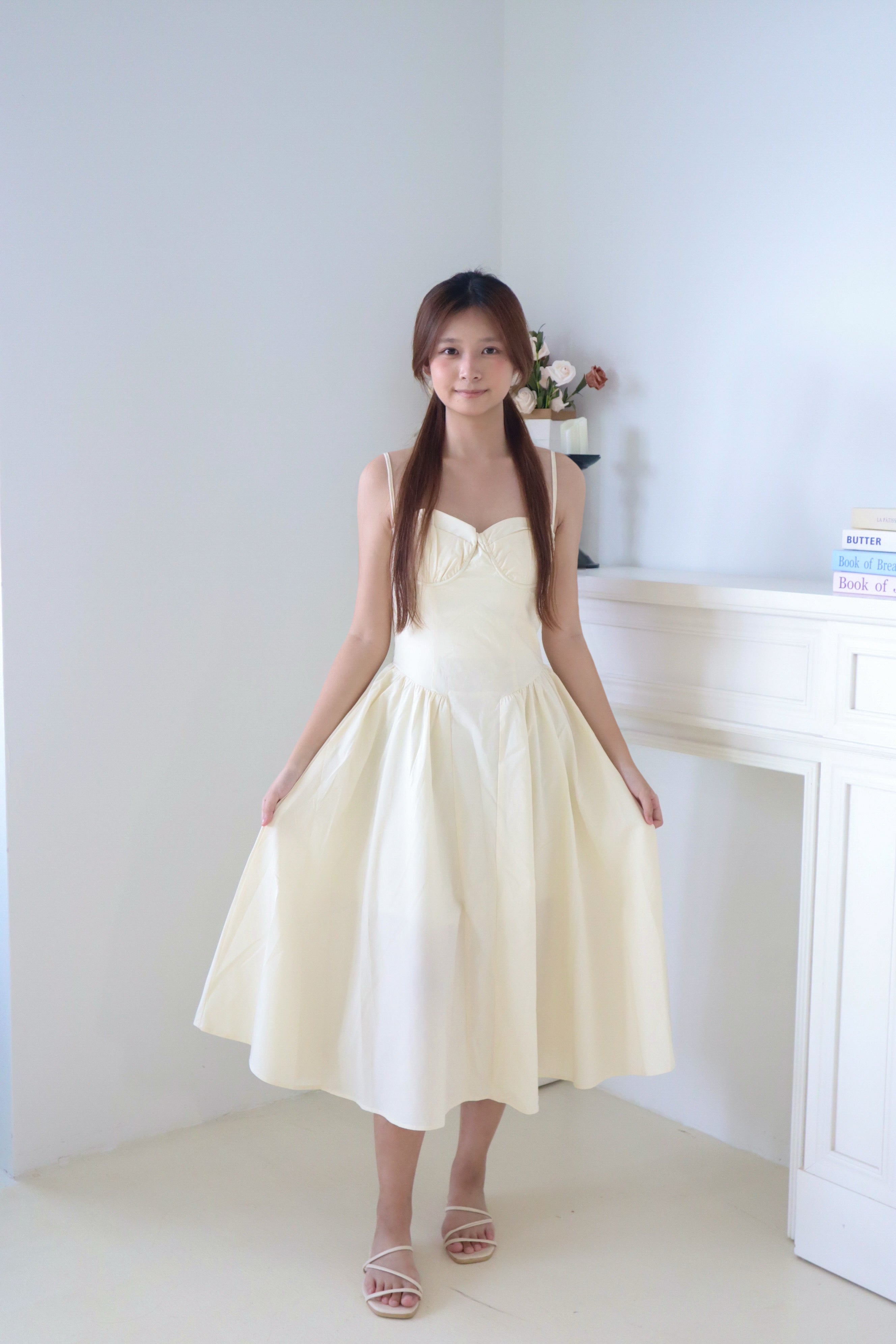 Cream Sweetheart Neck Strap Midi Dress