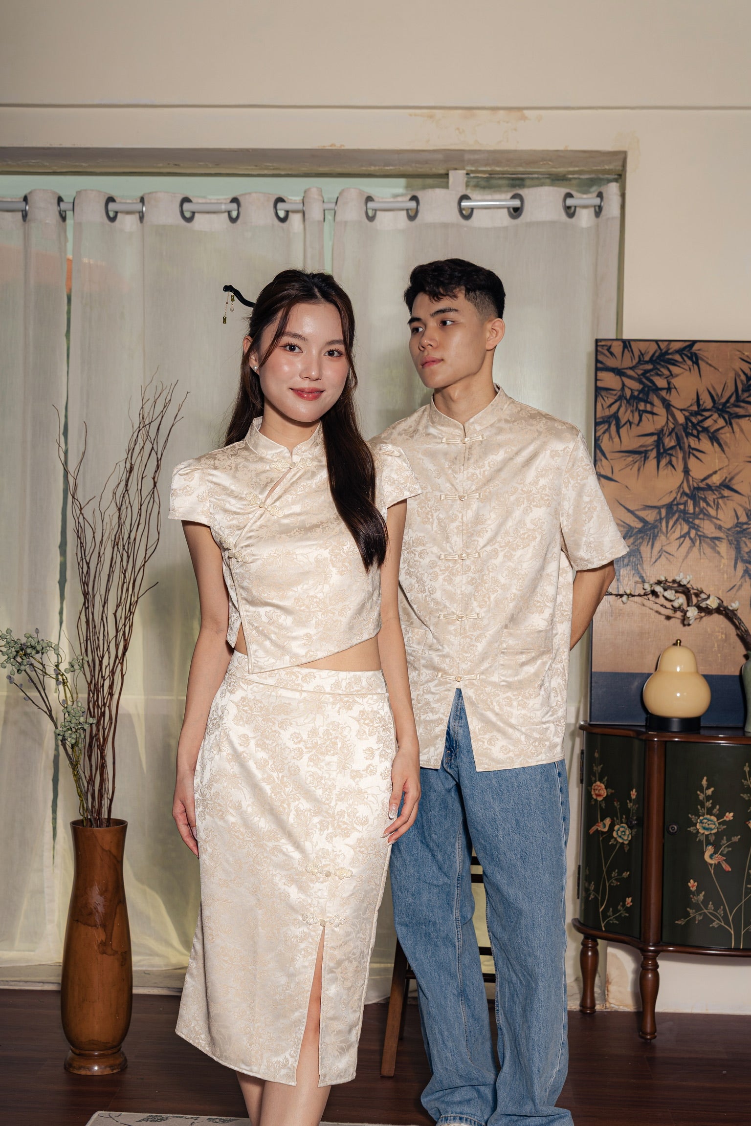 冰清玉洁 Jade Midi Slit Skirt (Beige Cream)