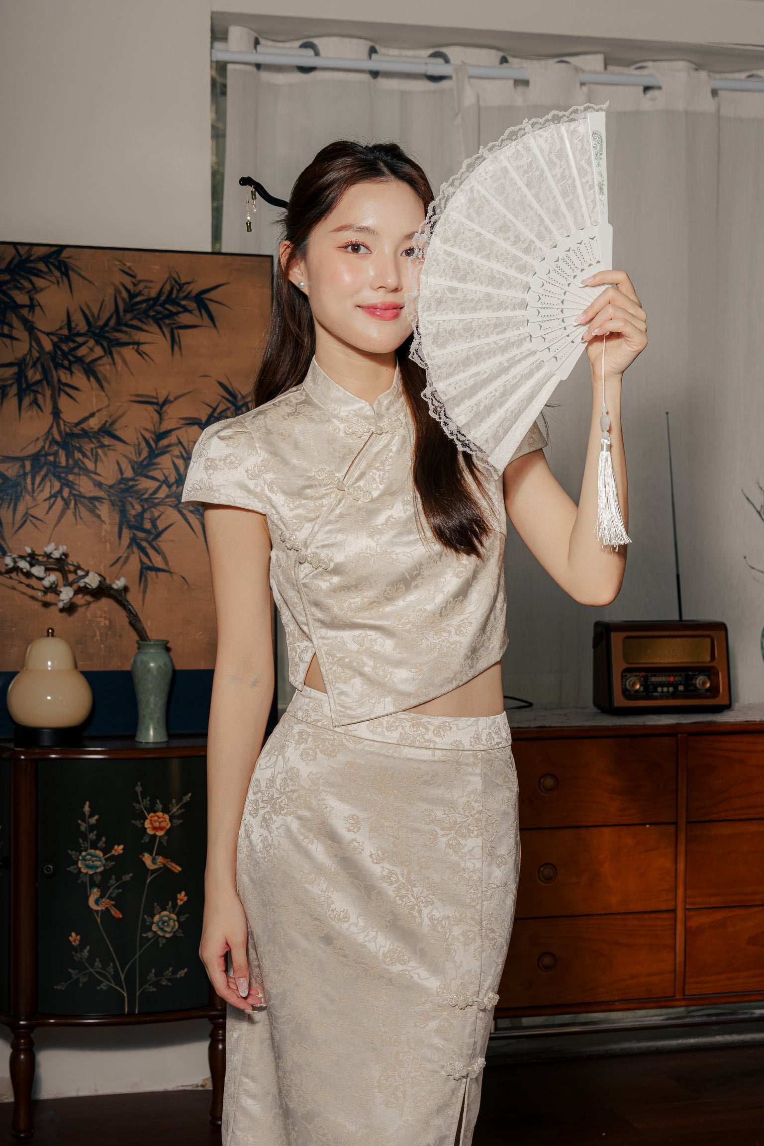 冰清玉洁 Jade Sleeved Cheongsam Top (Beige Cream)