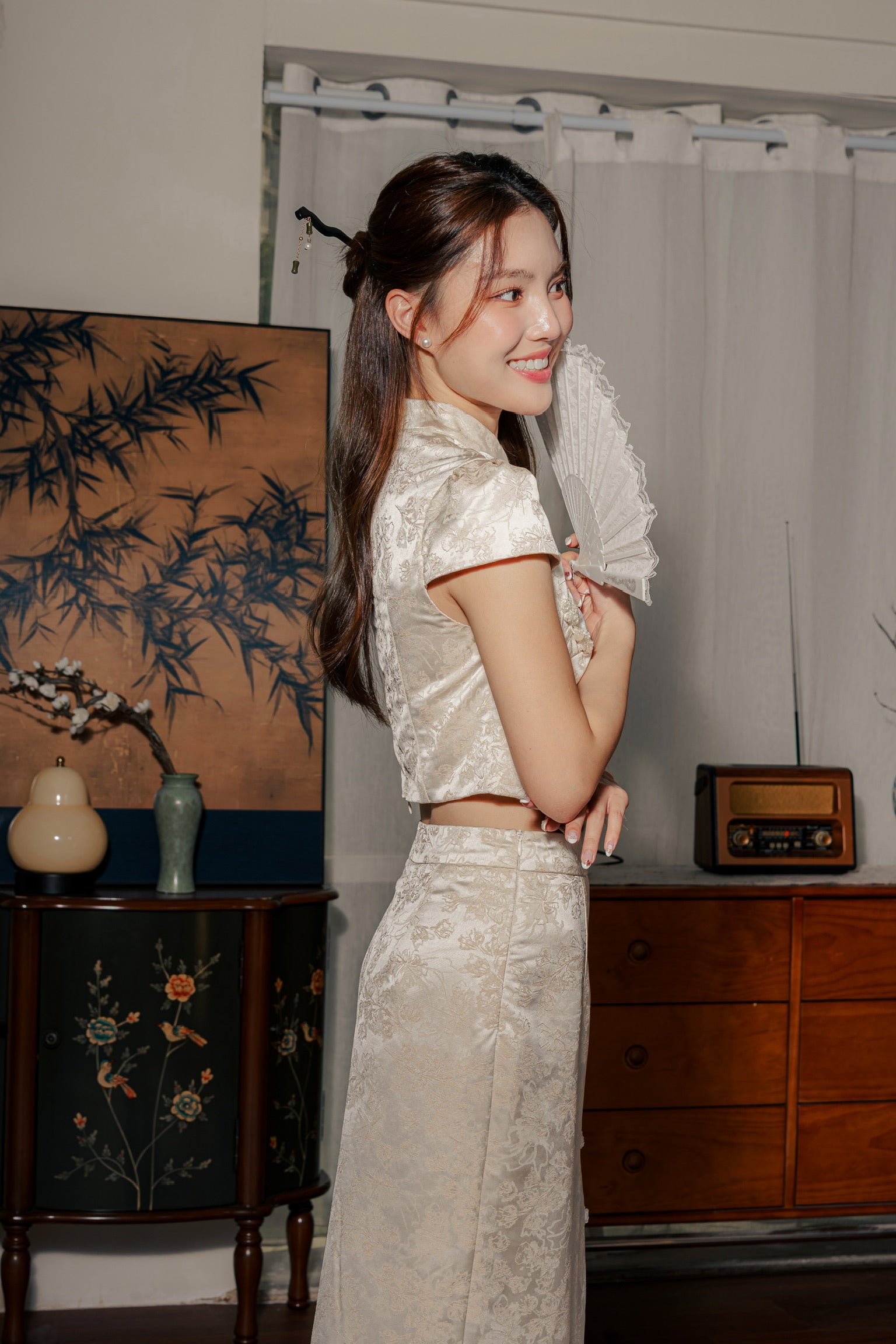 冰清玉洁 Jade Sleeved Cheongsam Top (Beige Cream)