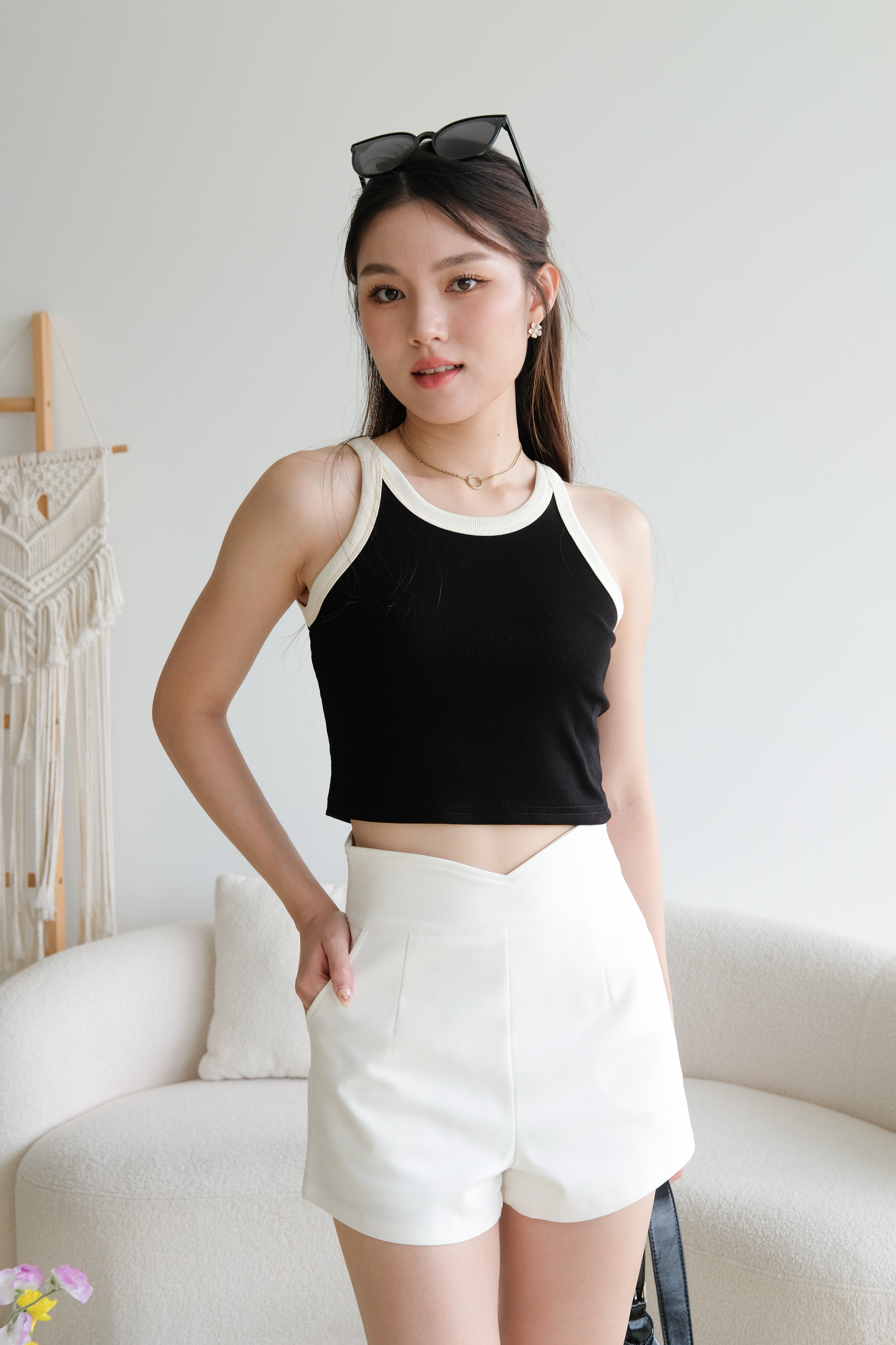 Harper Contrast Halter Crop (Black)