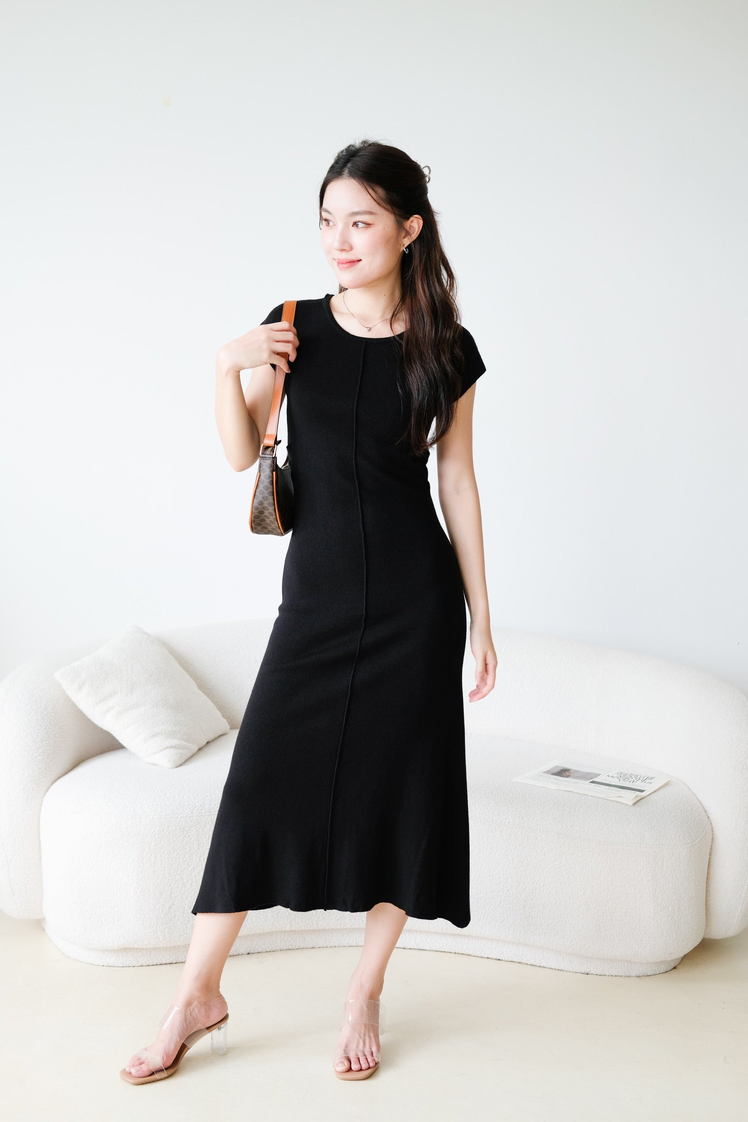Samantha Crew Neck Knit Maxi Dress (Black)