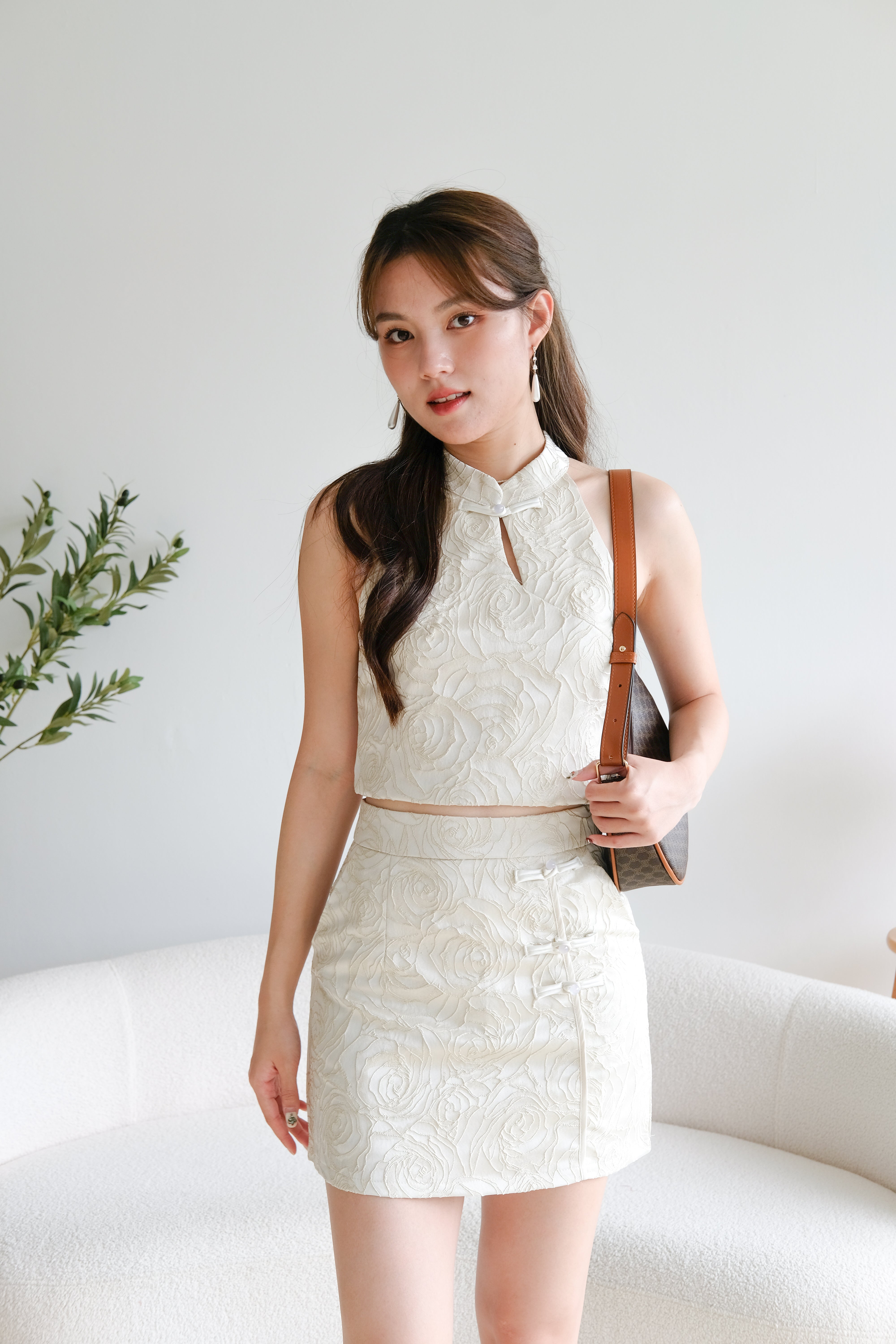 Yi Fei Roses Cheongsam Set (Pearl White)