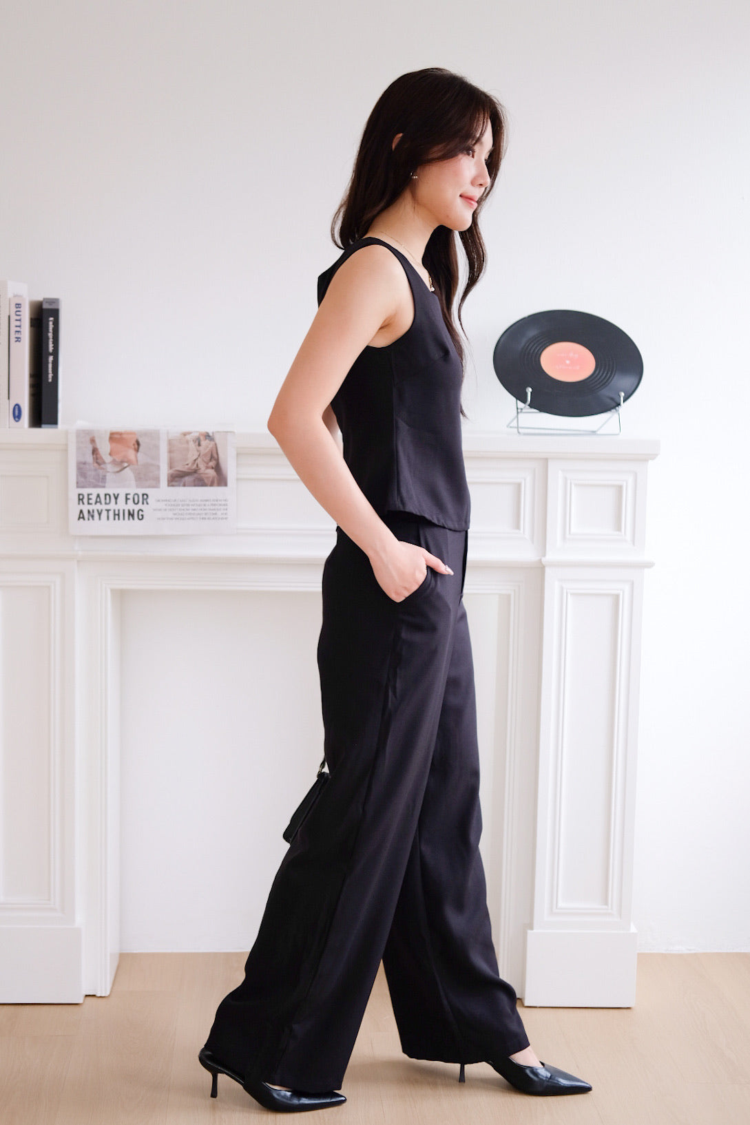 Reagan Square Neck Minimal Set (Black)