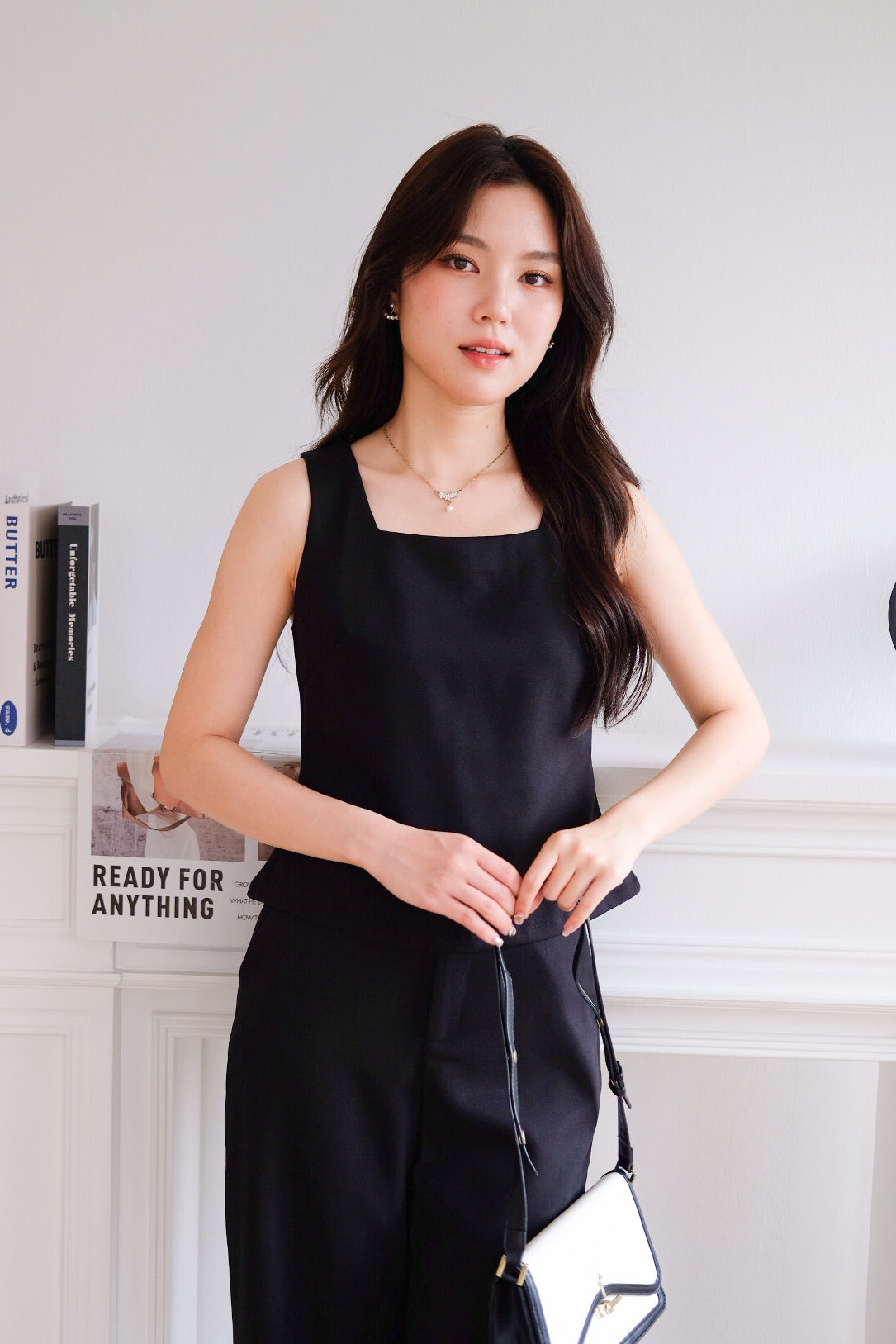 Reagan Square Neck Minimal Set (Black)