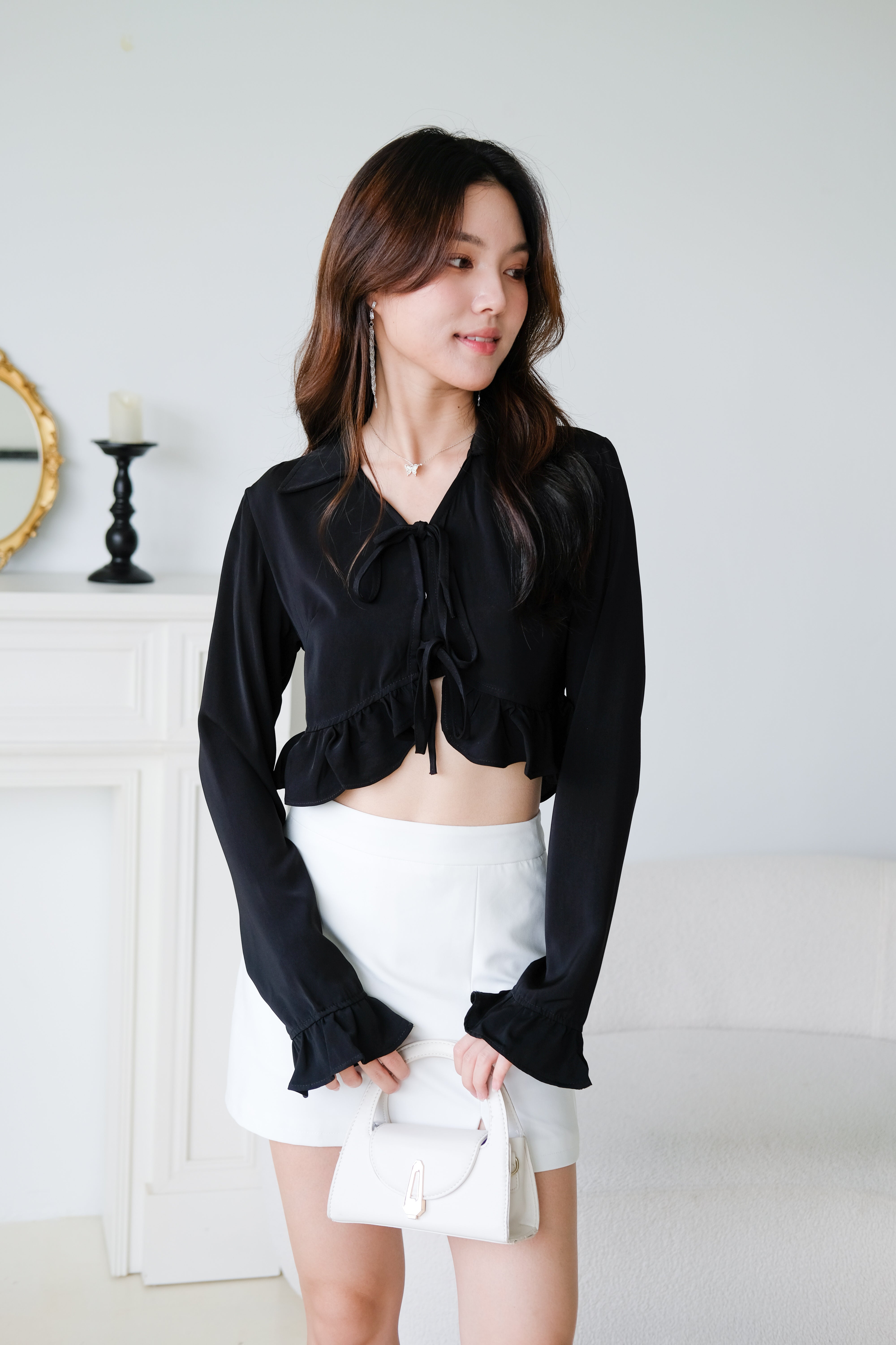 Nikki Ribbon Ruffle Sleeved Crop Top (Black)