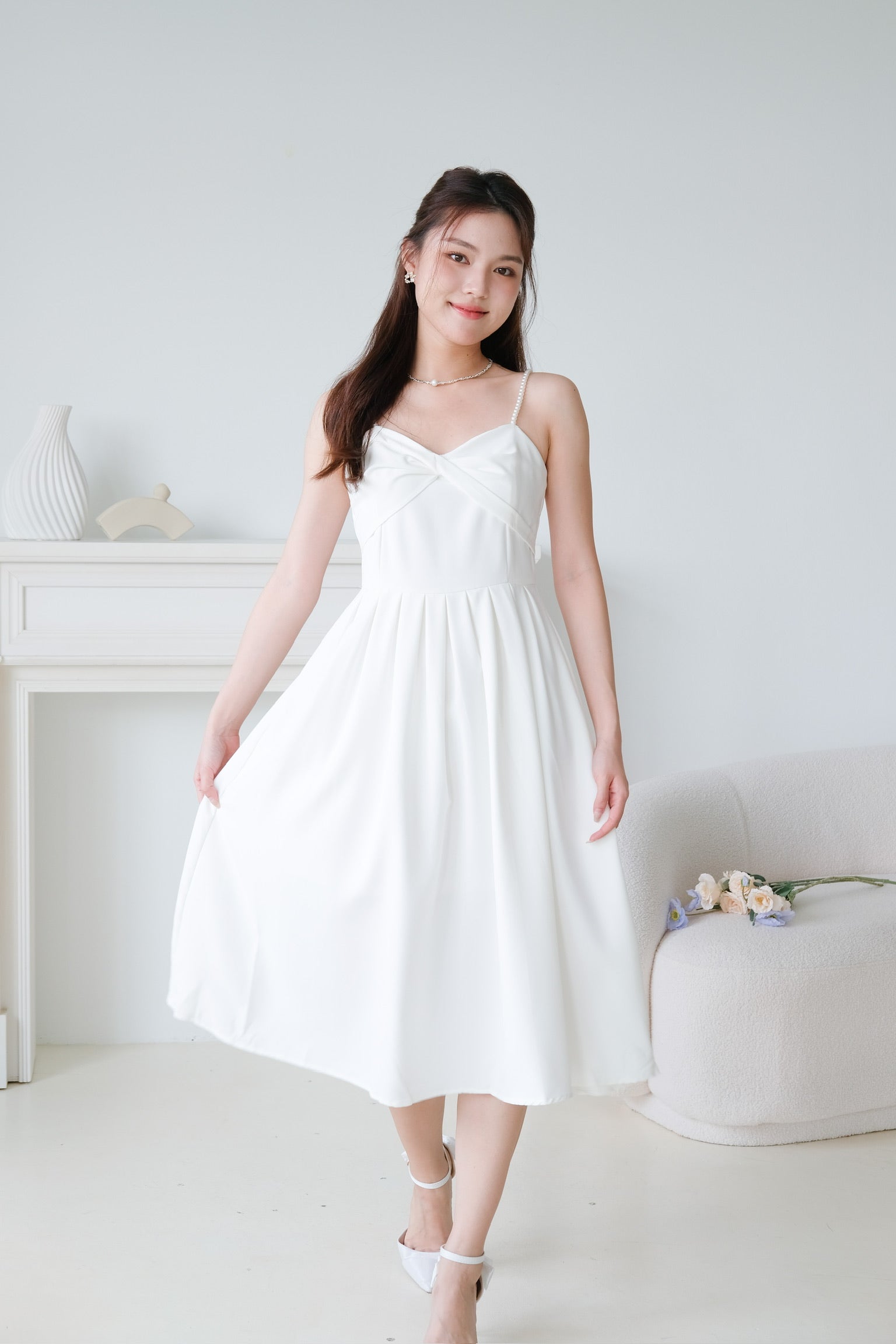 Mia Twist Sweetheart Pearl Midi Dress (White)