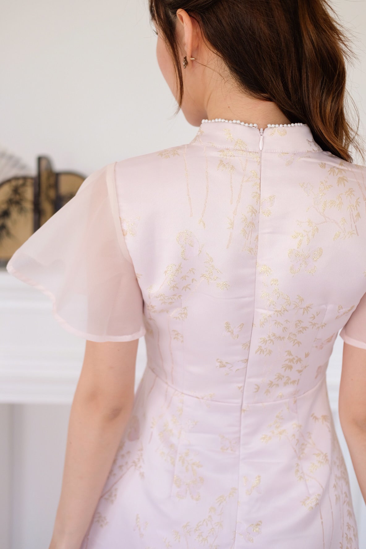 蝶梦 Butterfly Flutter Pearl Cheongsam Dress (Light Pink)