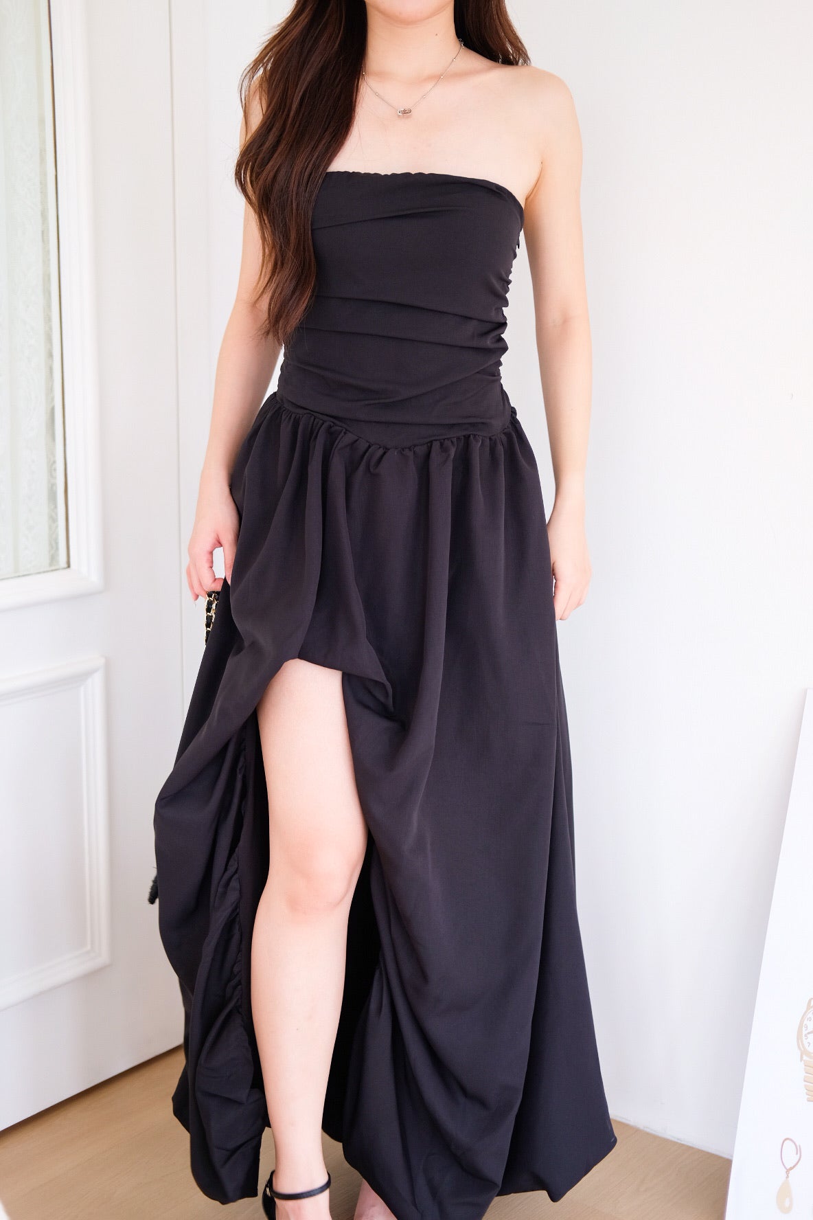 Vianna Asymmetrical Slit Bubble Maxi Dress (Black)